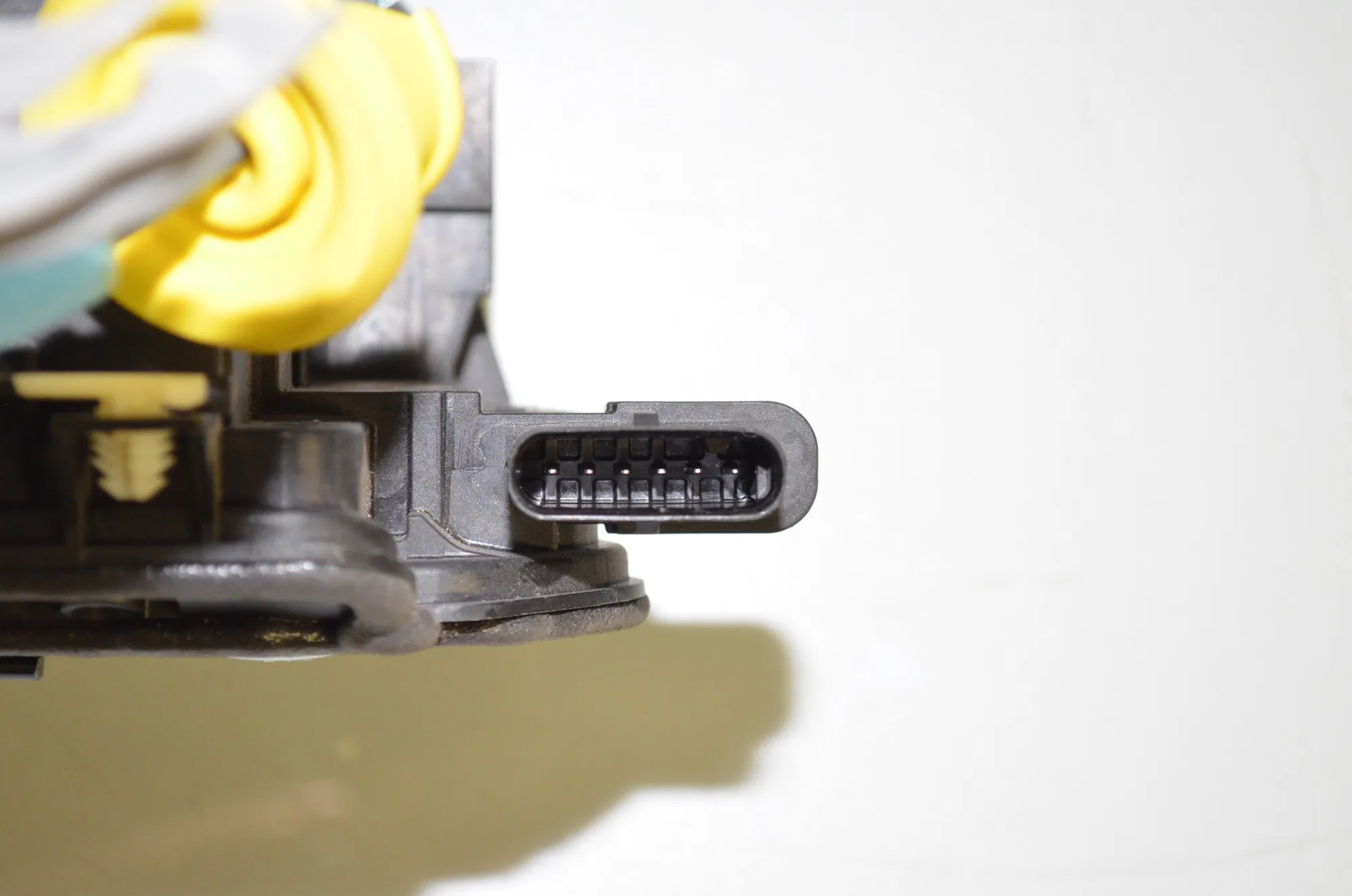 Front Right Door Lock – OEM 7932208 · BMW iX (I20) BMW iX (I20) xDrive 40 2022 – 6