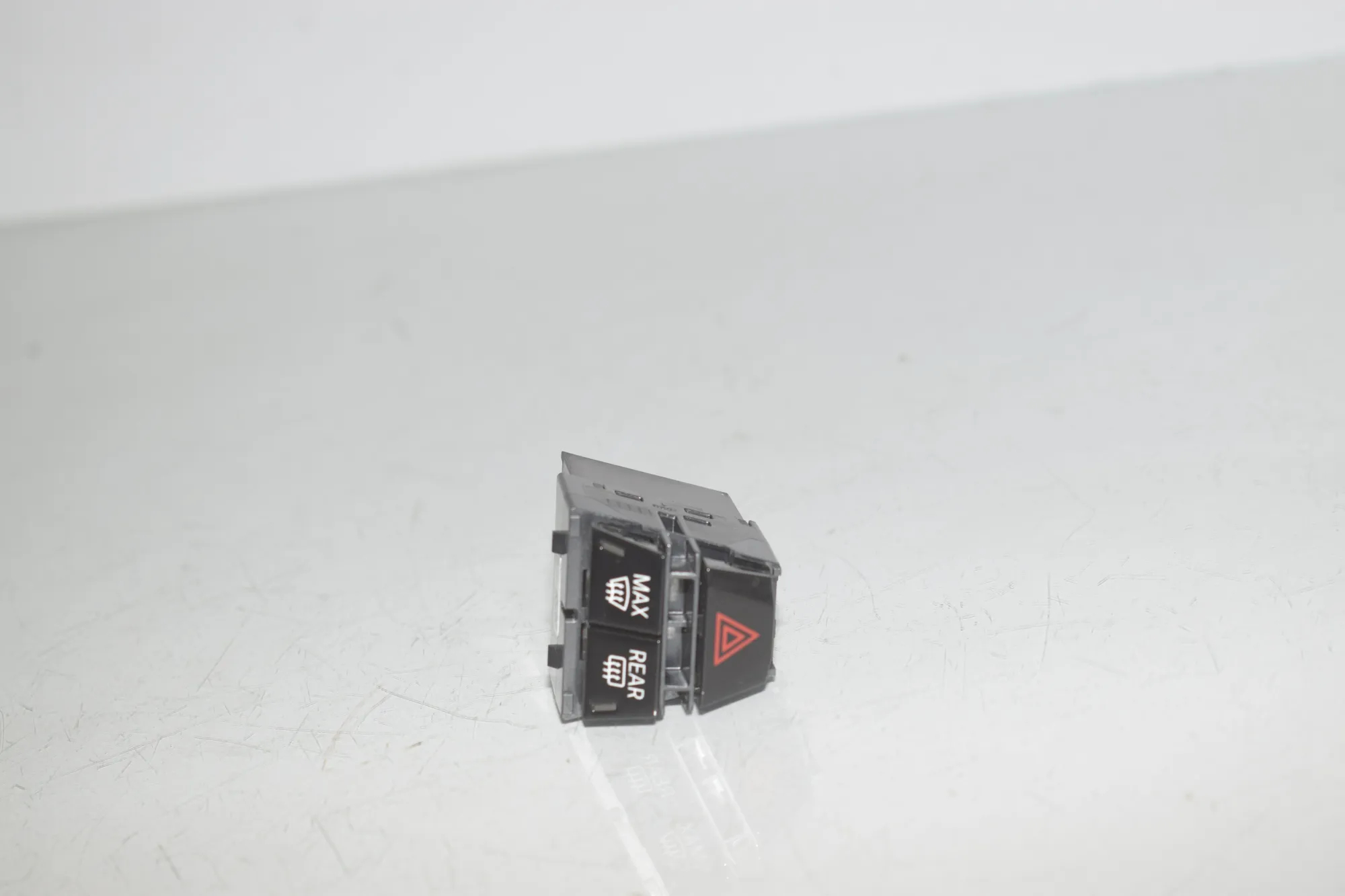 Hazard Button – OEM 5A500B7 · BMW iX (I20) BMW iX (I20) xDrive50 2023 – 3