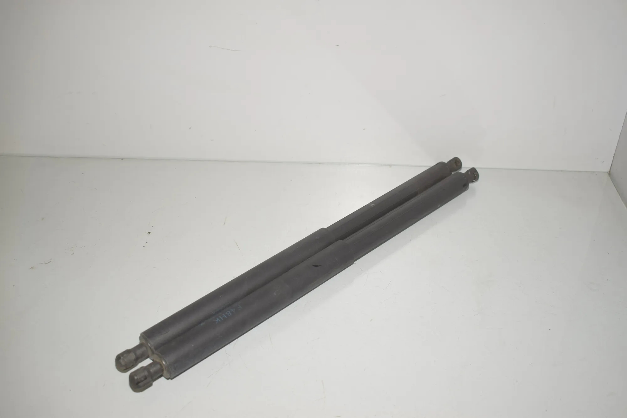Right Side Tailgate Gas Strut – OEM 7412407 · BMW X1 (F48) xDrive 20 d 2016 – 2