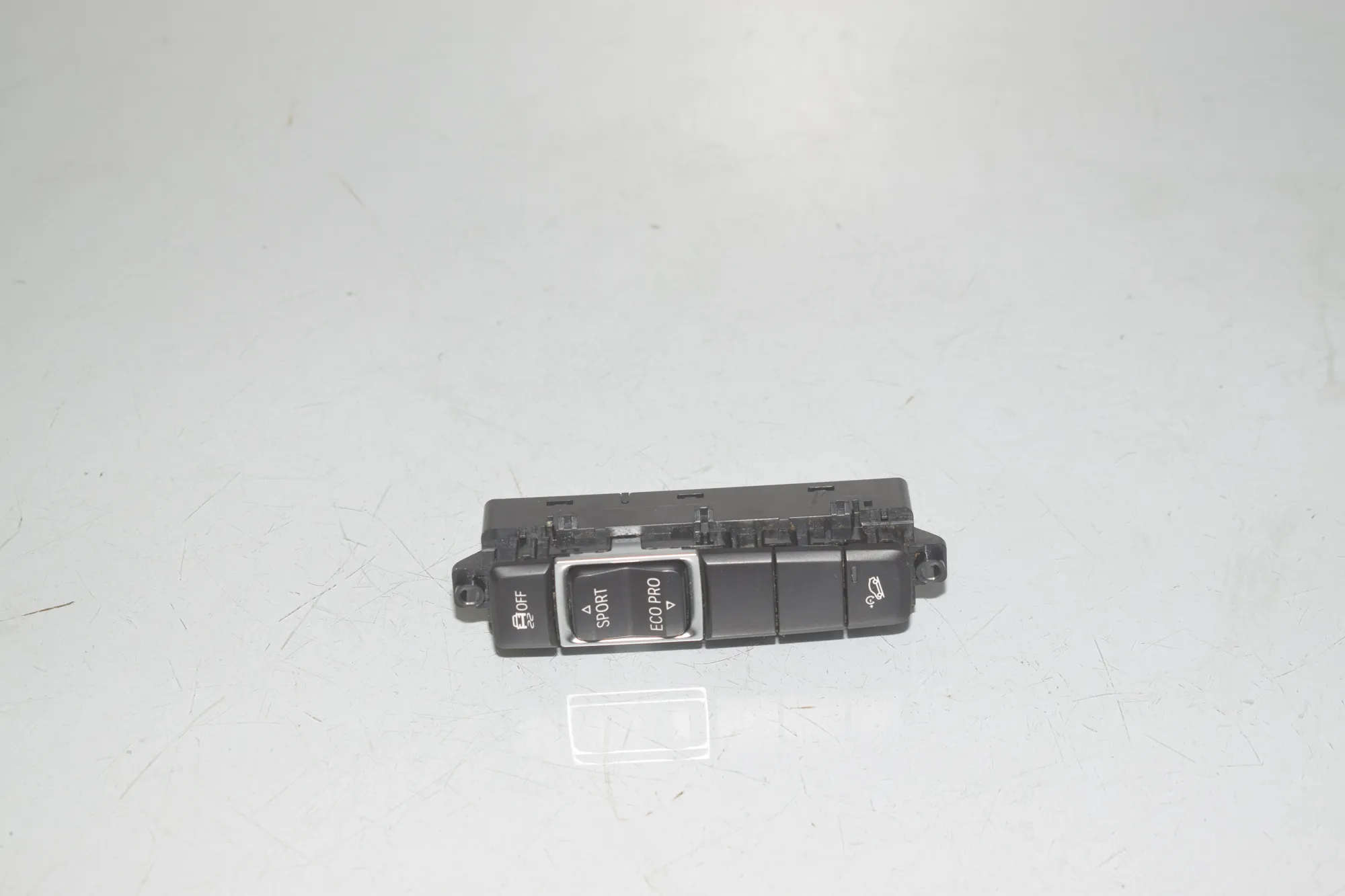 Button Switch Panel – OEM 9374832 · BMW X1 (F48) xDrive 20 d 2016 – 3