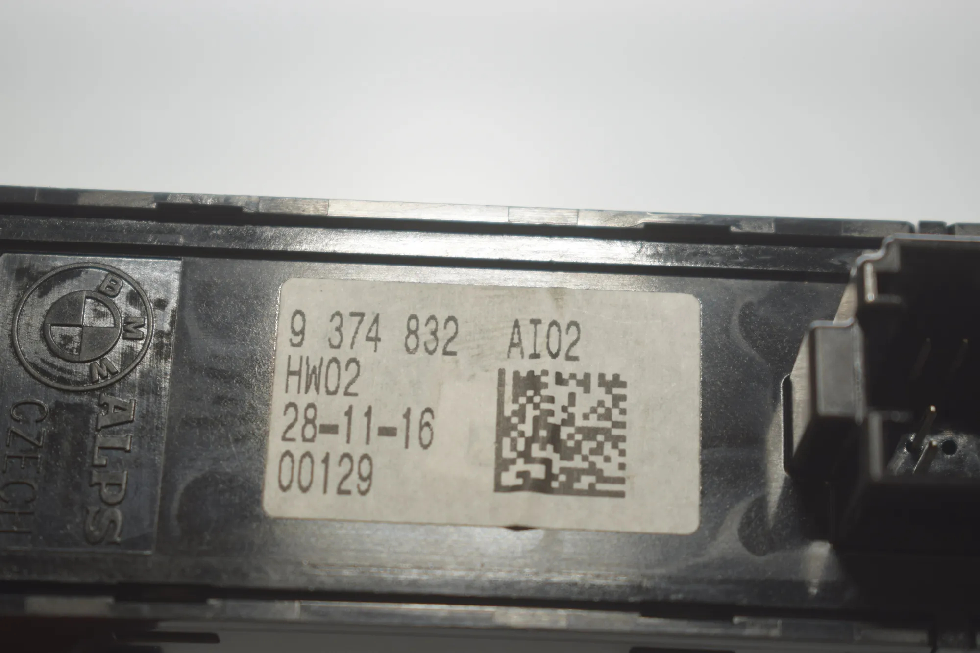 Button Switch Panel – OEM 9374832 · BMW X1 (F48) xDrive 20 d 2016 – 6