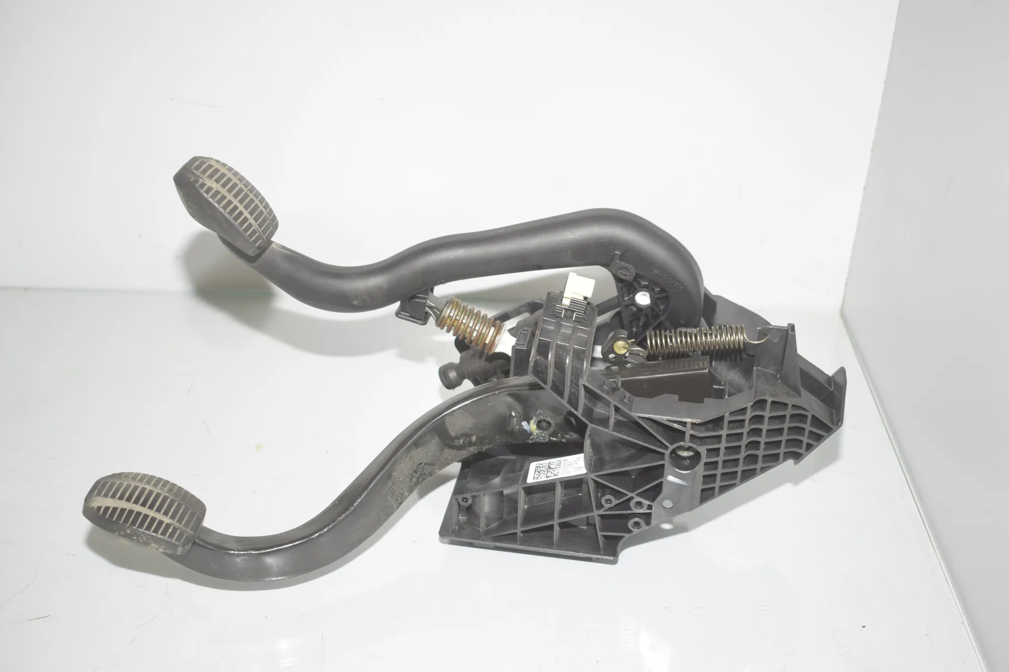 Brake Pedal – OEM 6870848 · BMW X1 (F48) xDrive 20 d 2016 – 3