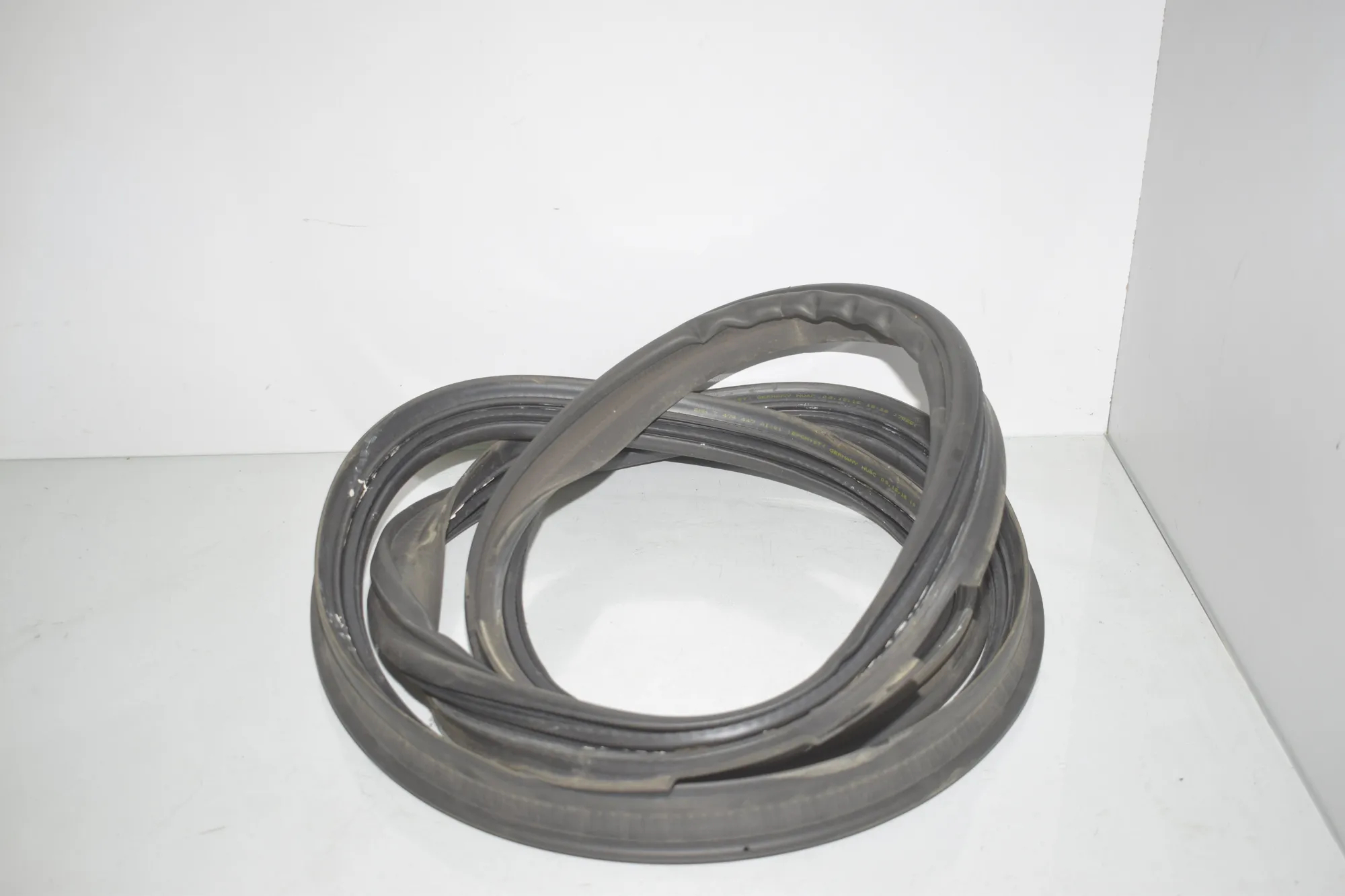Tailgate Rubber Seal – OEM 7474447 · BMW X1 (F48) xDrive 20 d 2016 – 3