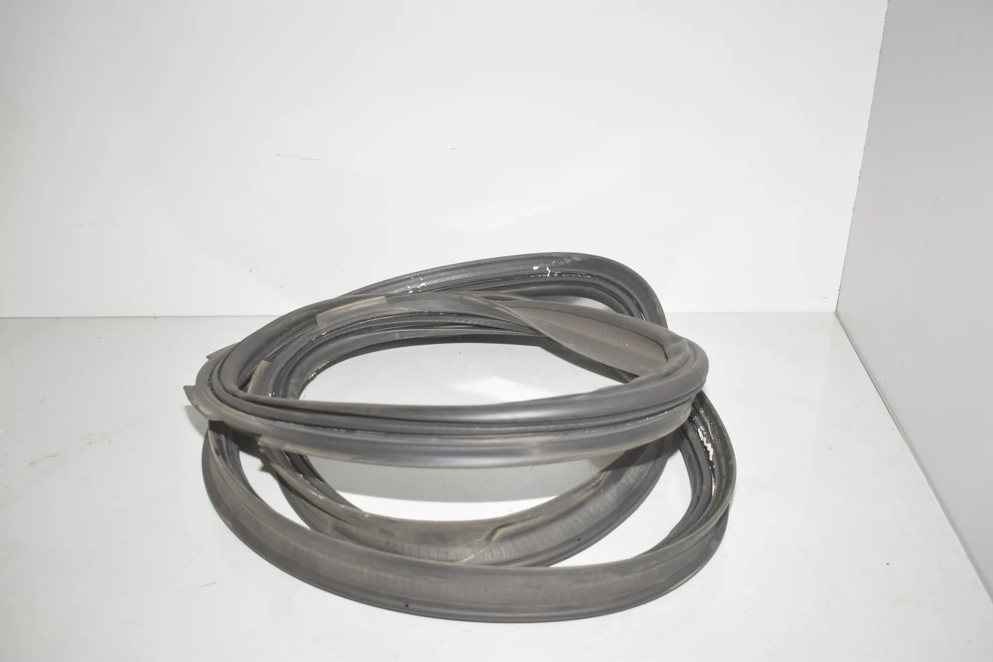 Tailgate Rubber Seal – OEM 7474447 · BMW X1 (F48) xDrive 20 d 2016 – 2