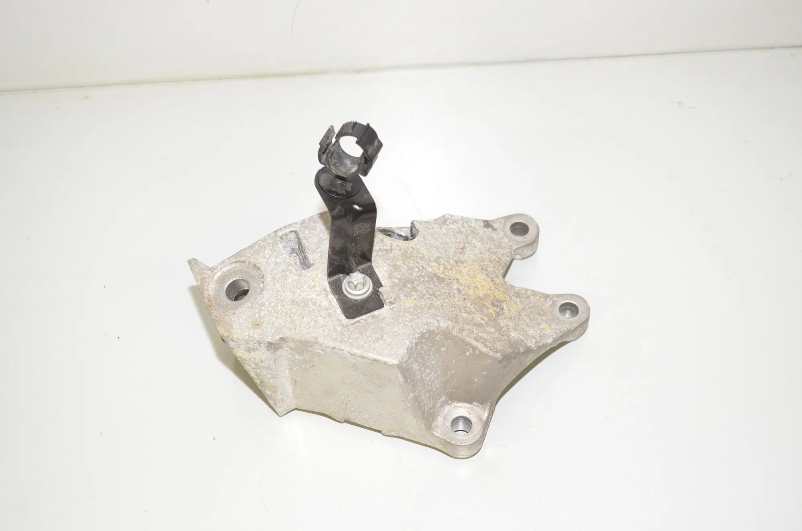 Left Side Engine Bracket – OEM 6876207 · BMW 3 Touring (G21) (2019 - -) 318 d 2021