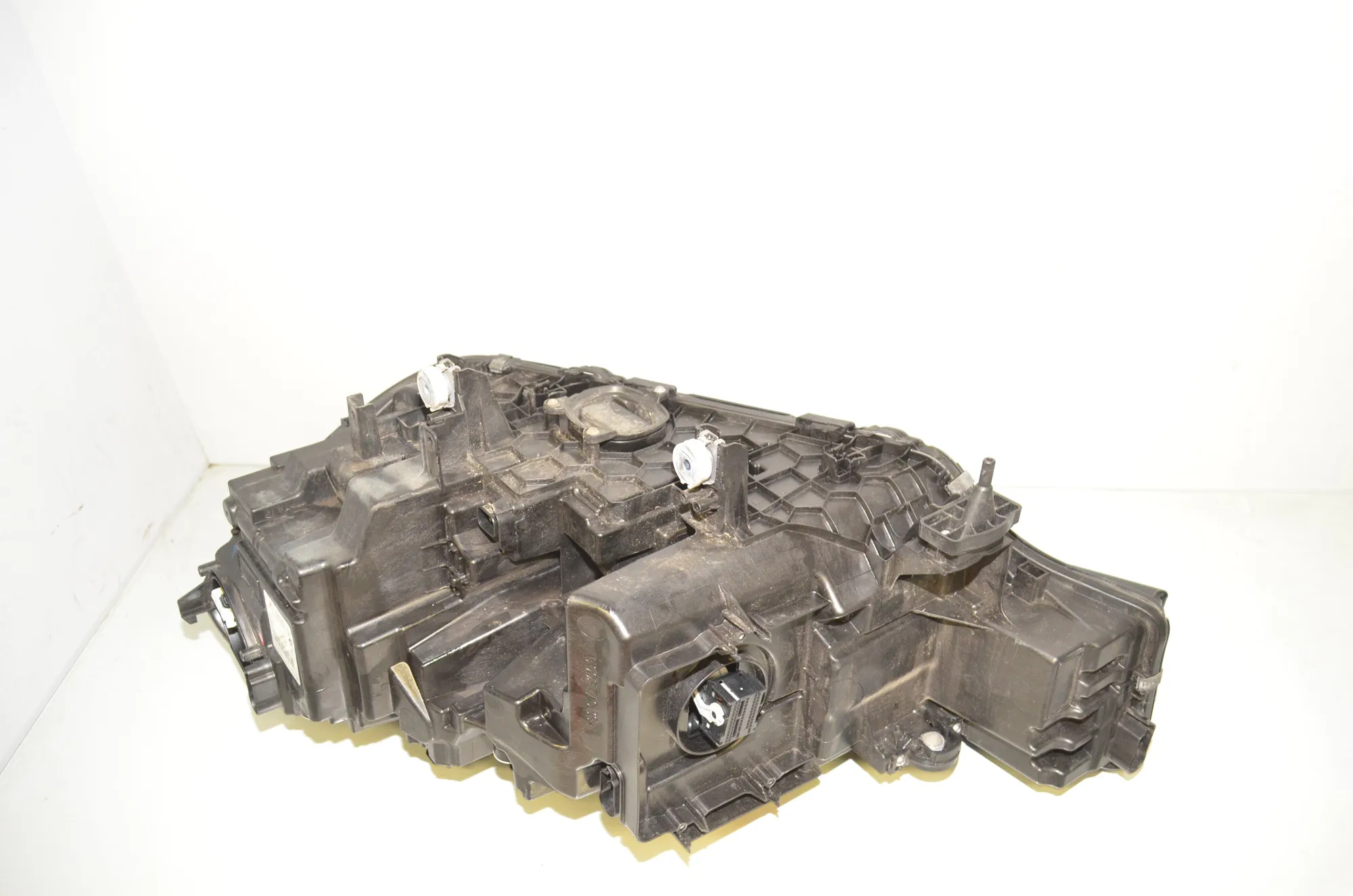Front Right Headlight – OEM 7933324 · BMW X7 (G07) BMW X7 (G07) xDrive 30 d 2022 – 6