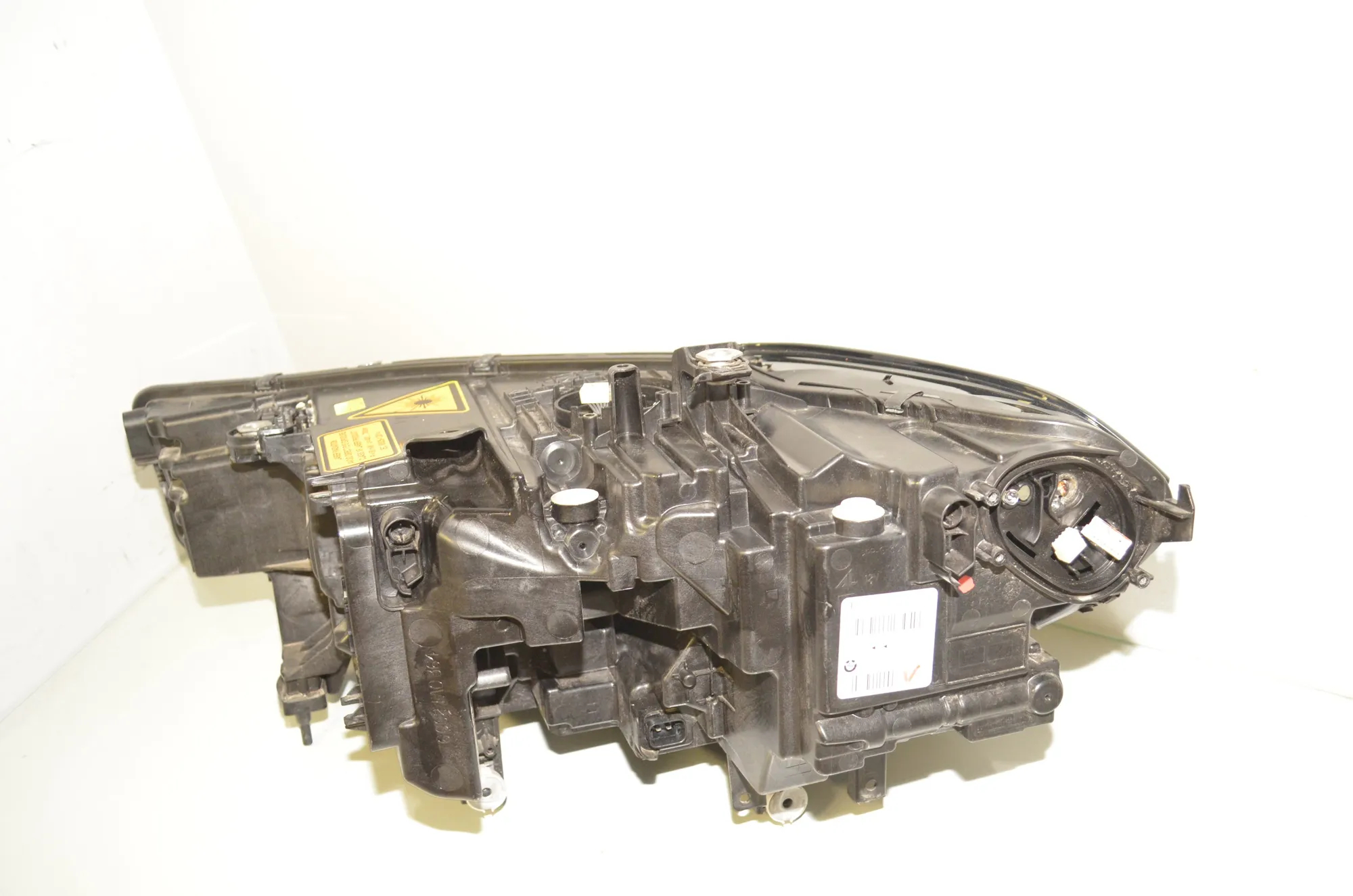Front Right Headlight – OEM 7933324 · BMW X7 (G07) BMW X7 (G07) xDrive 30 d 2022 – 4