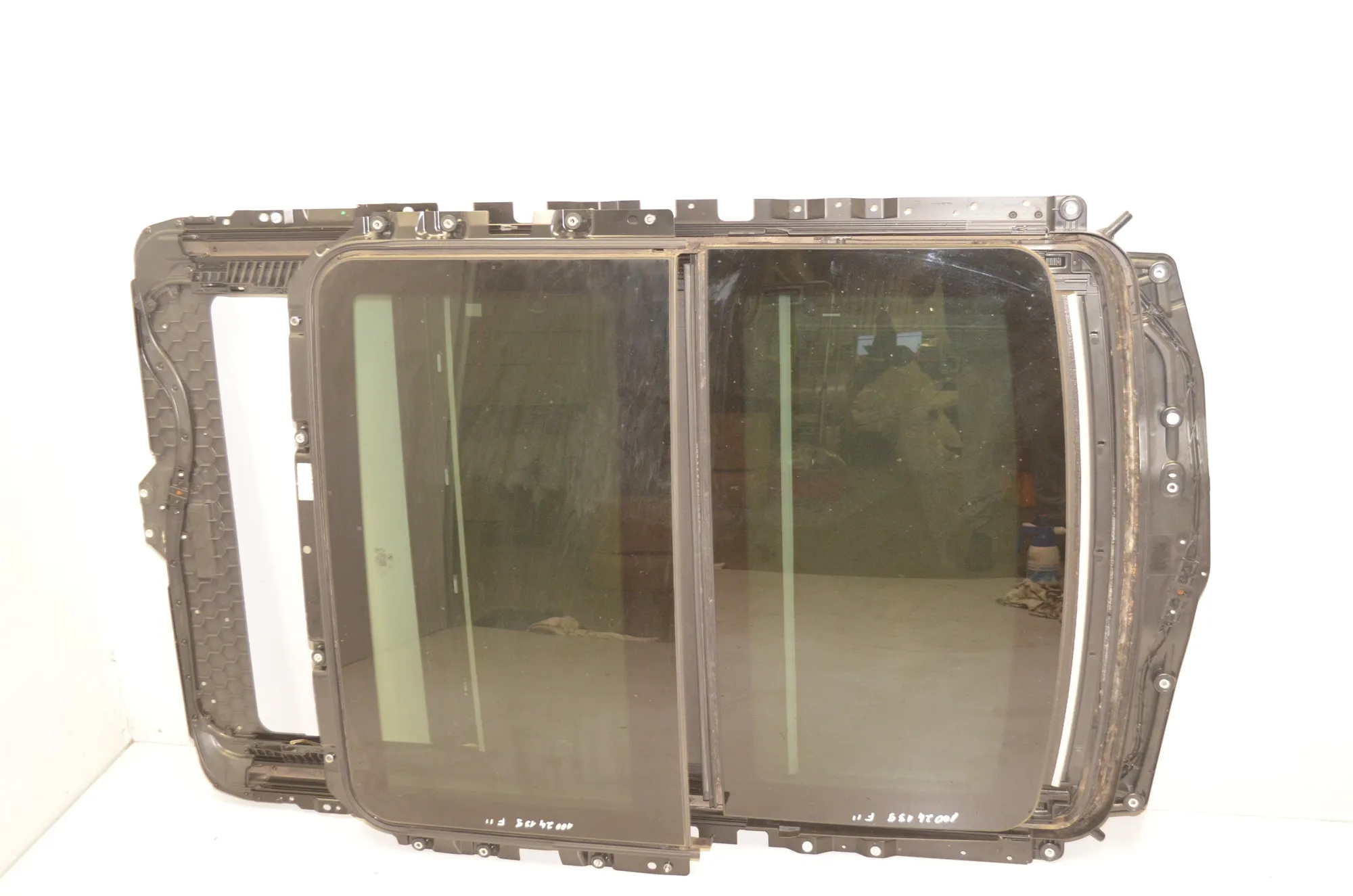 Sunroof – OEM 7237960 · BMW 5 Touring (F11) 530 d xDrive 2011 – 4