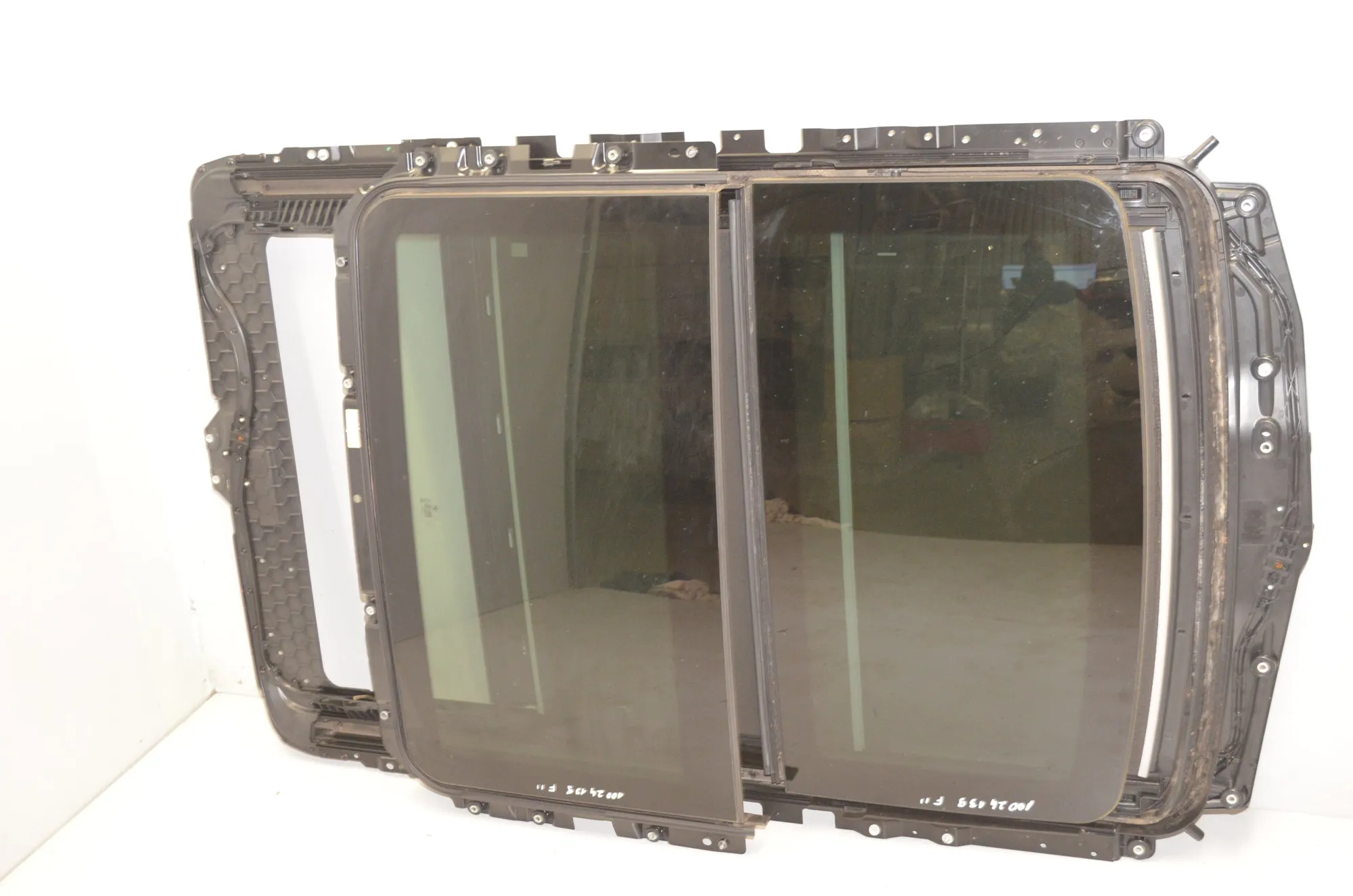 Sunroof – OEM 7237960 · BMW 5 Touring (F11) 530 d xDrive 2011 – 3