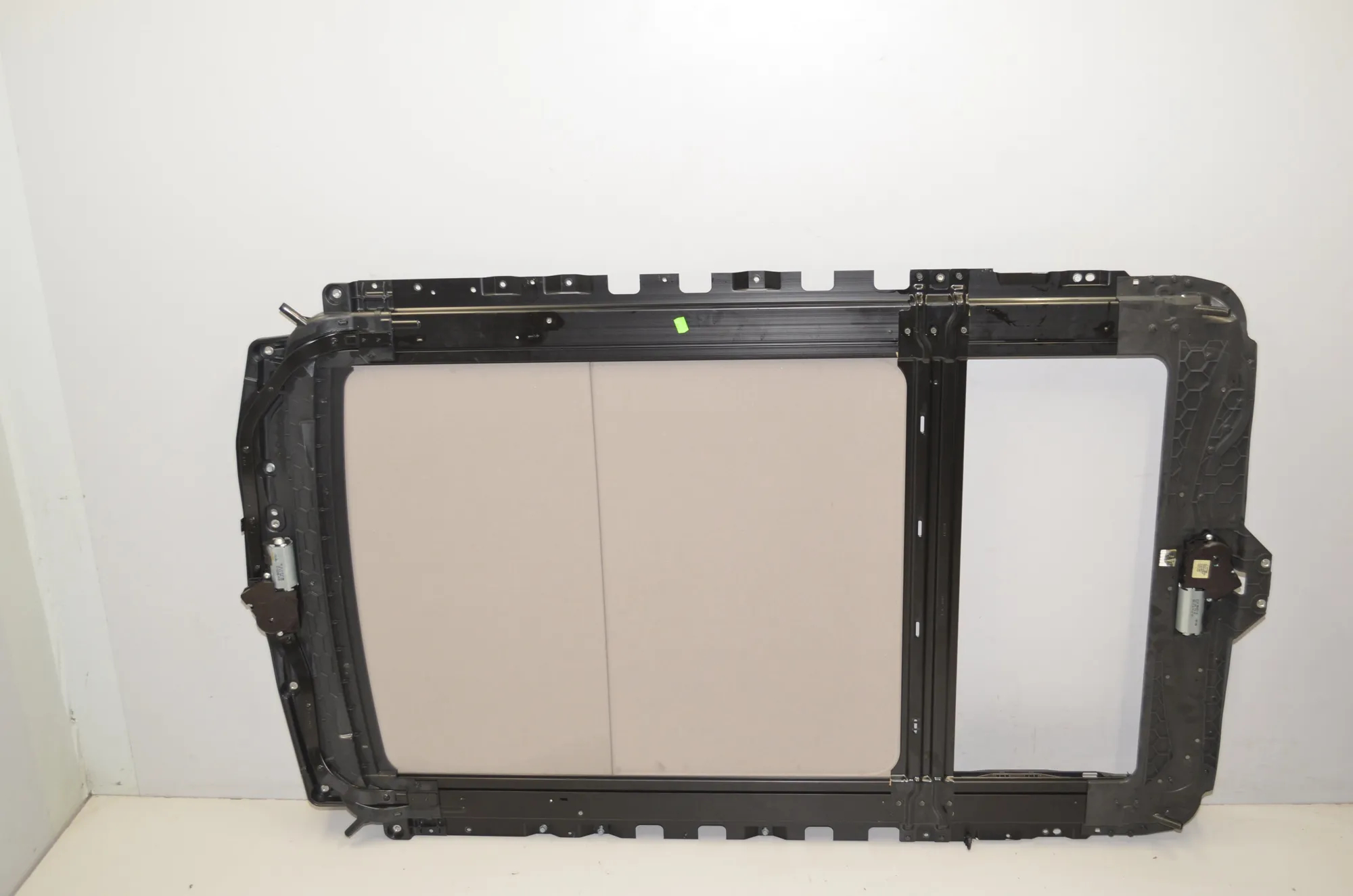 Sunroof – OEM 7237960 · BMW 5 Touring (F11) 530 d xDrive 2011 – 2