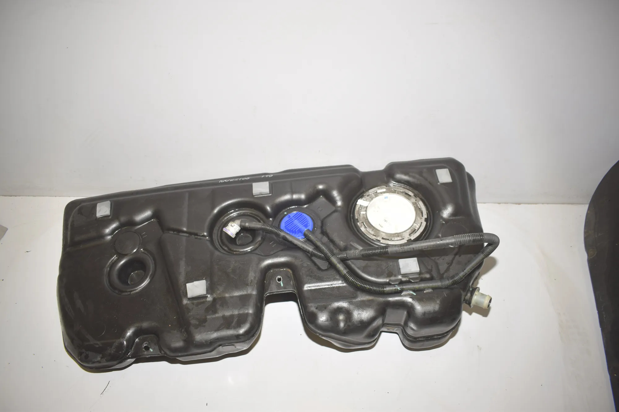 Fuel Tank – OEM 7300382 · BMW 2 Gran Tourer (F46) 220 d xDrive 2016 – 2