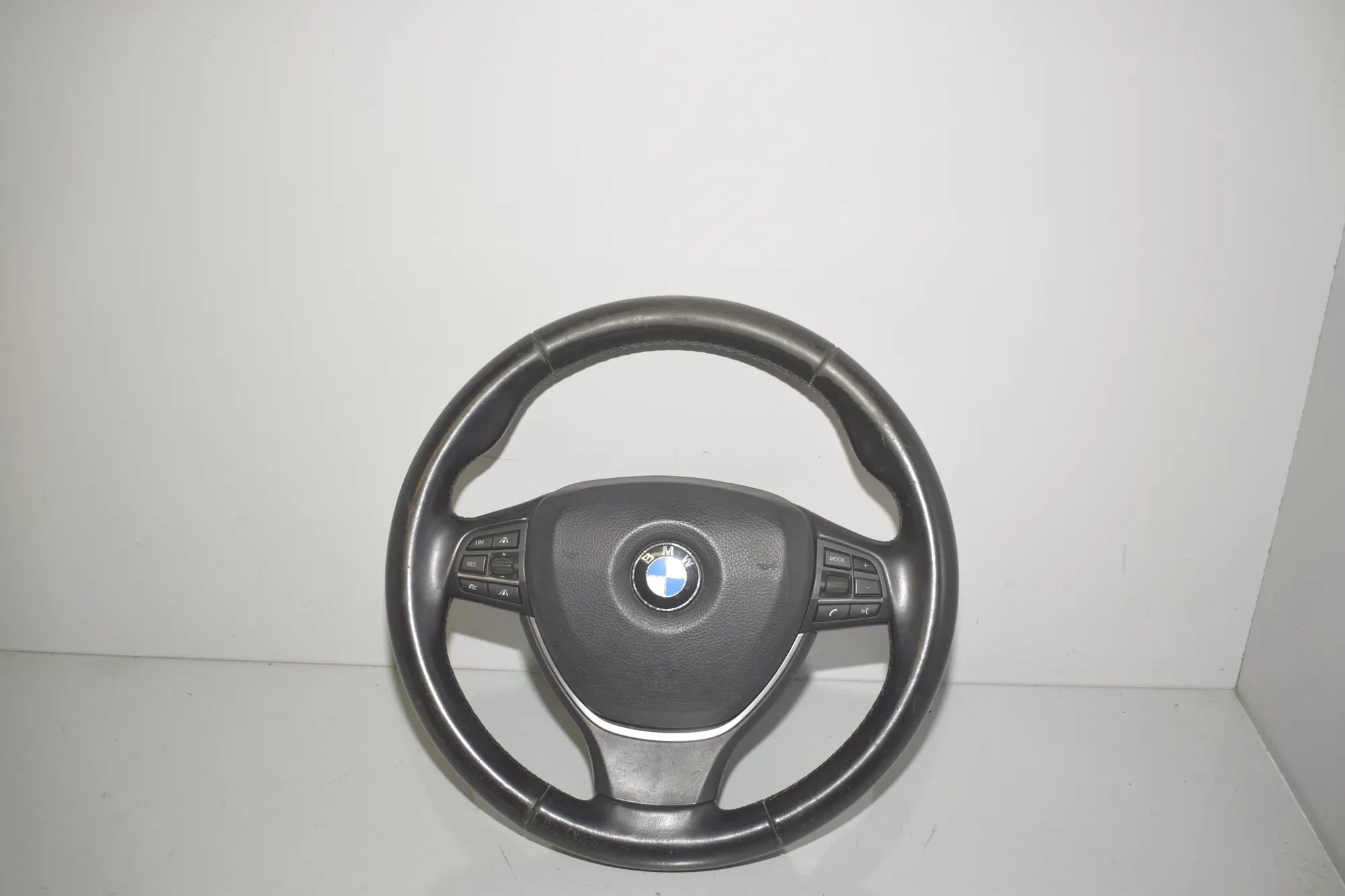 Steering Wheel – OEM 18375851 · BMW 5 Touring (F11) 530 d xDrive 2011 – 2