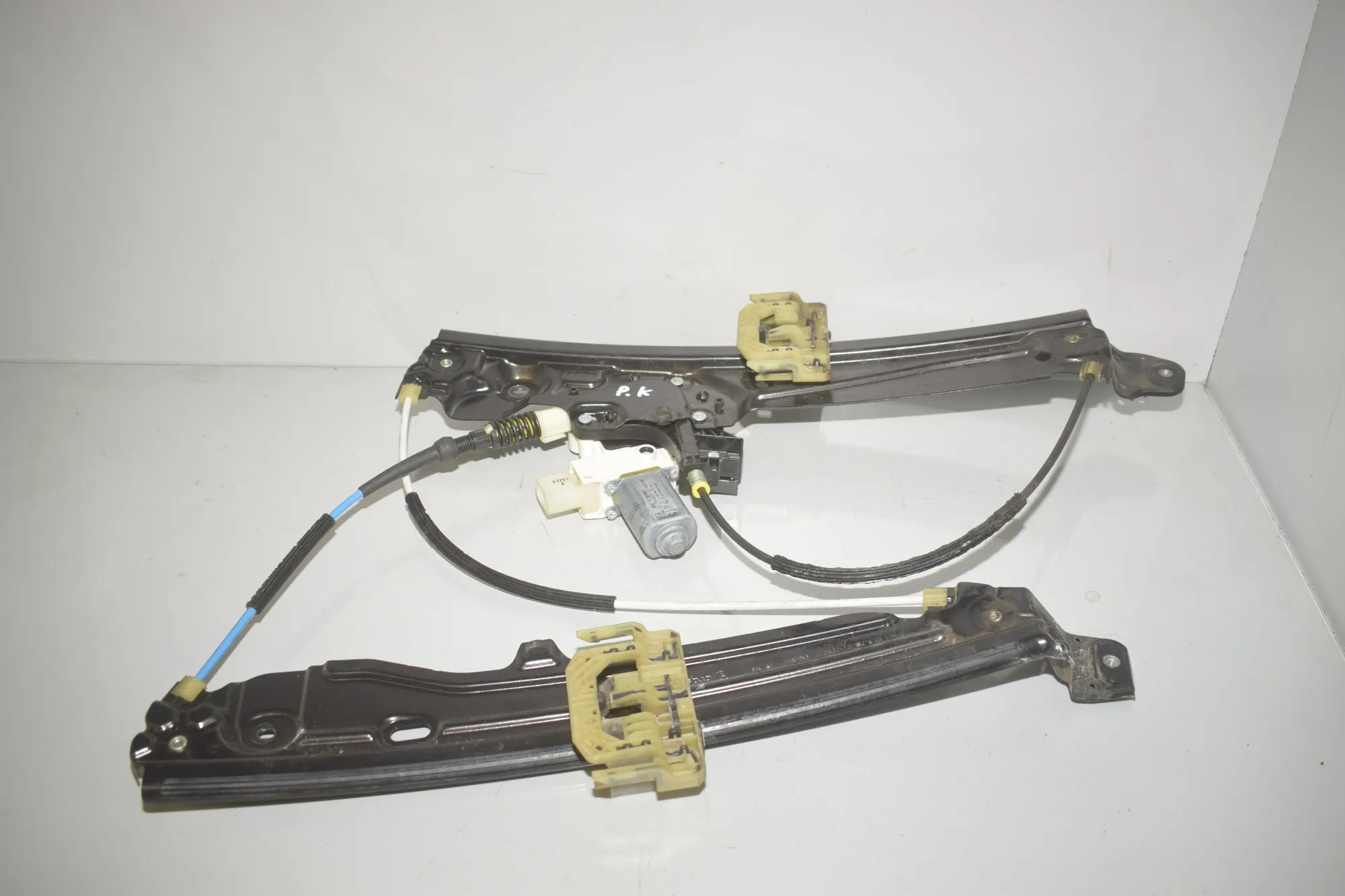 Front Left Door Window Regulator – OEM 7182131 · BMW 5 Touring (F11) 530 d xDrive 2011