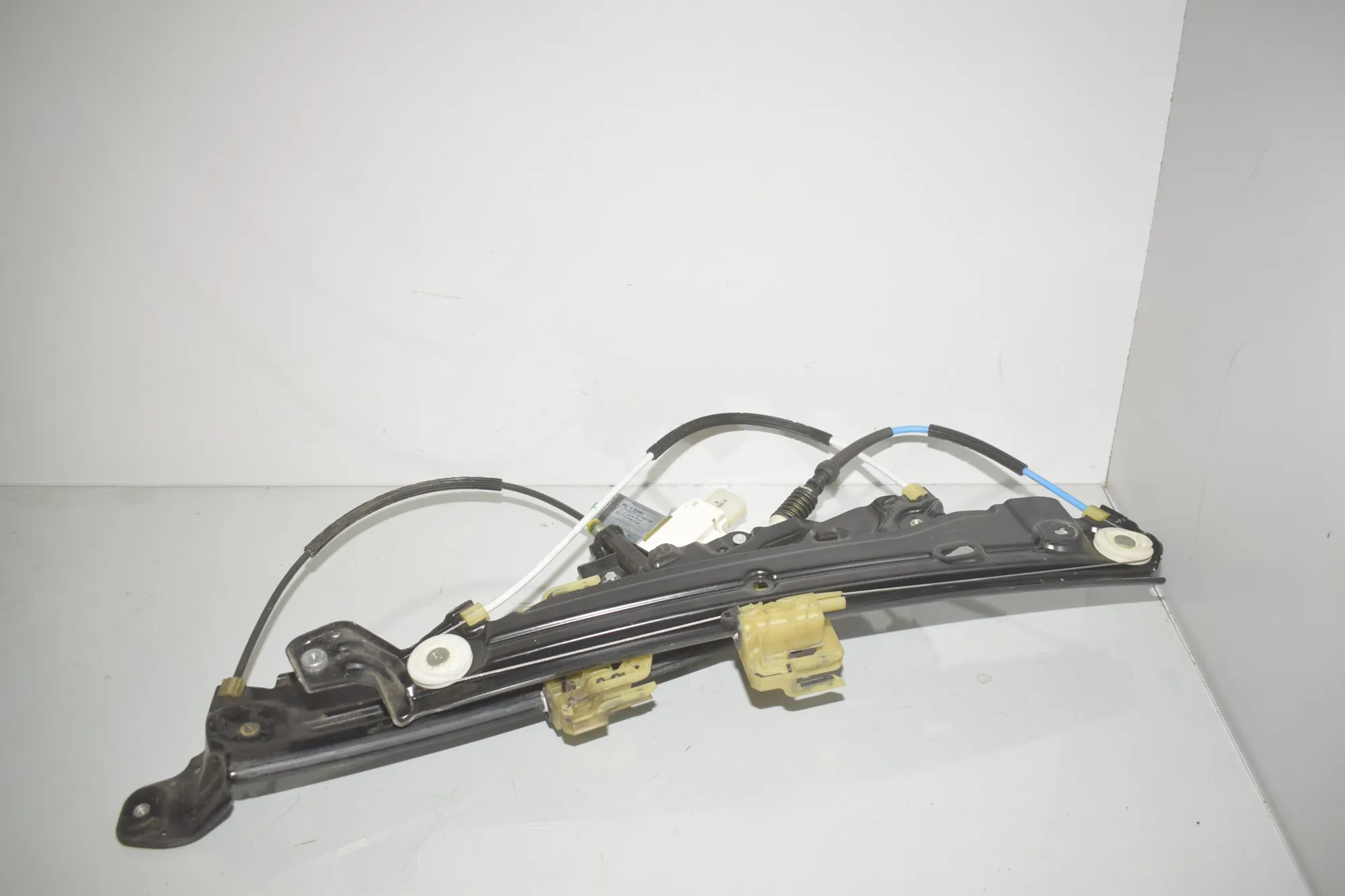 Front Left Door Window Regulator – OEM 7182131 · BMW 5 Touring (F11) 530 d xDrive 2011 – 4