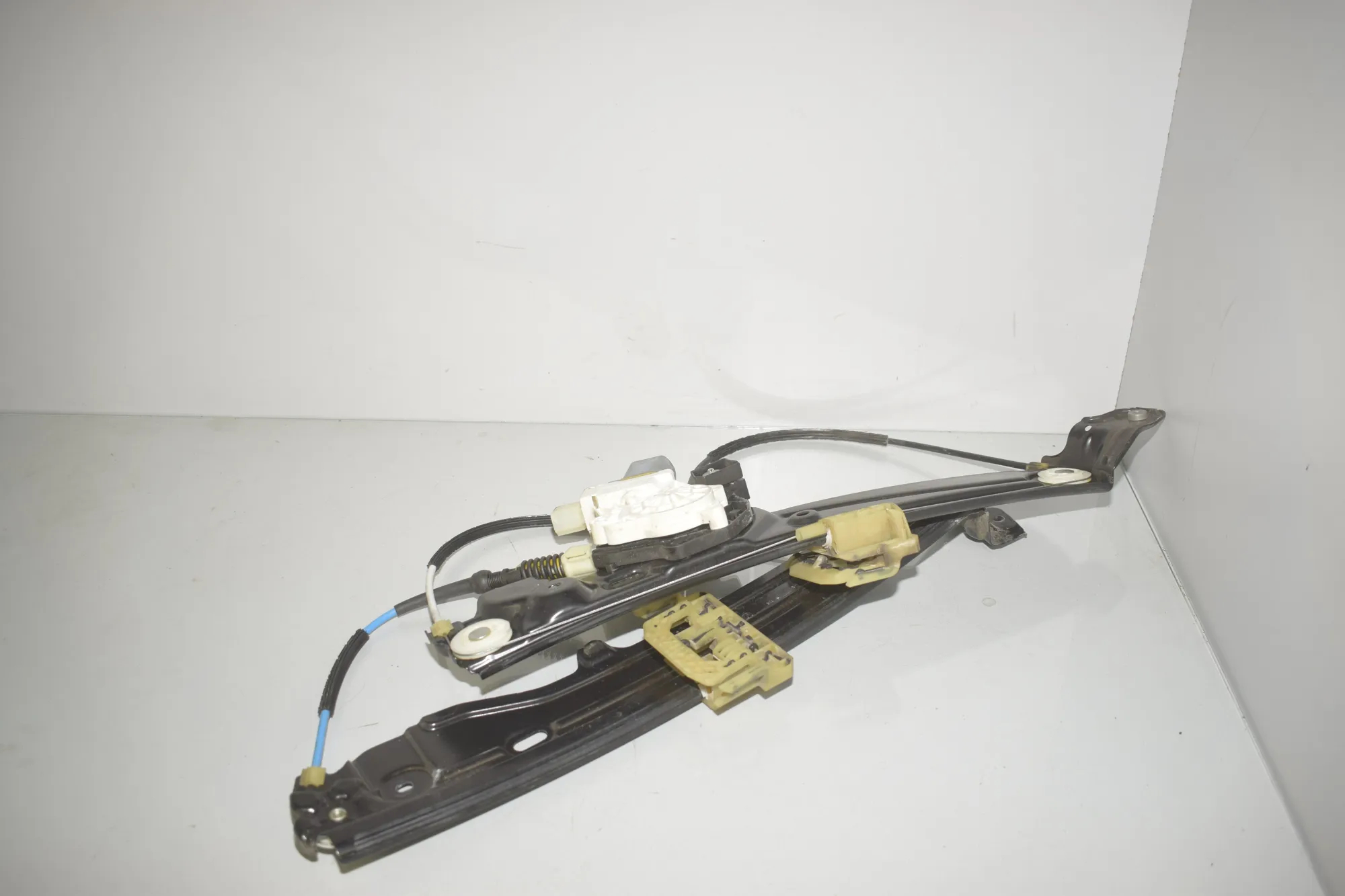 Front Left Door Window Regulator – OEM 7182131 · BMW 5 Touring (F11) 530 d xDrive 2011 – 3
