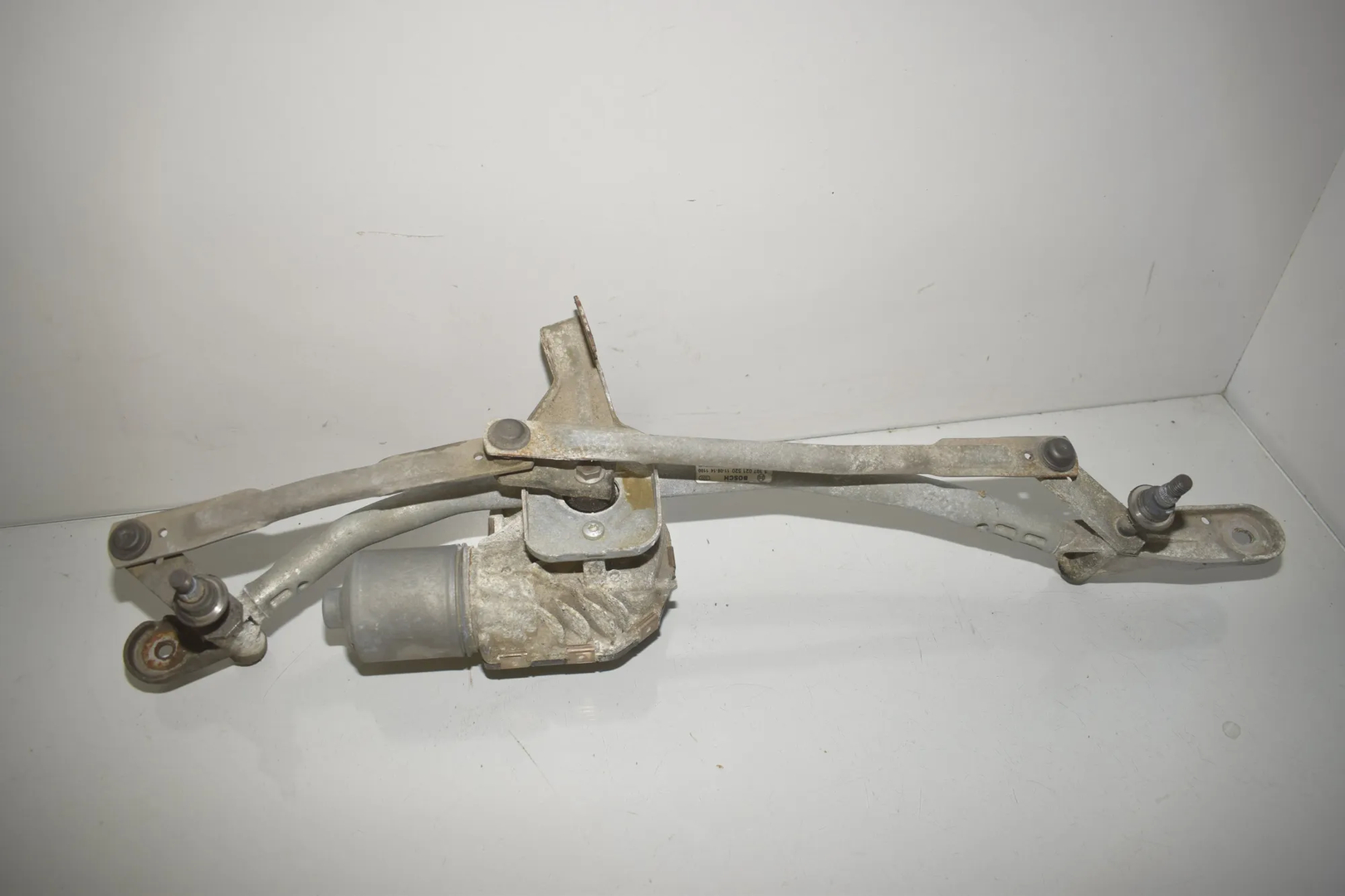 Front Windshield Wiper Mechanism – OEM 7306266 · BMW 5 Touring (F11) 530 d xDrive 2011 – 3