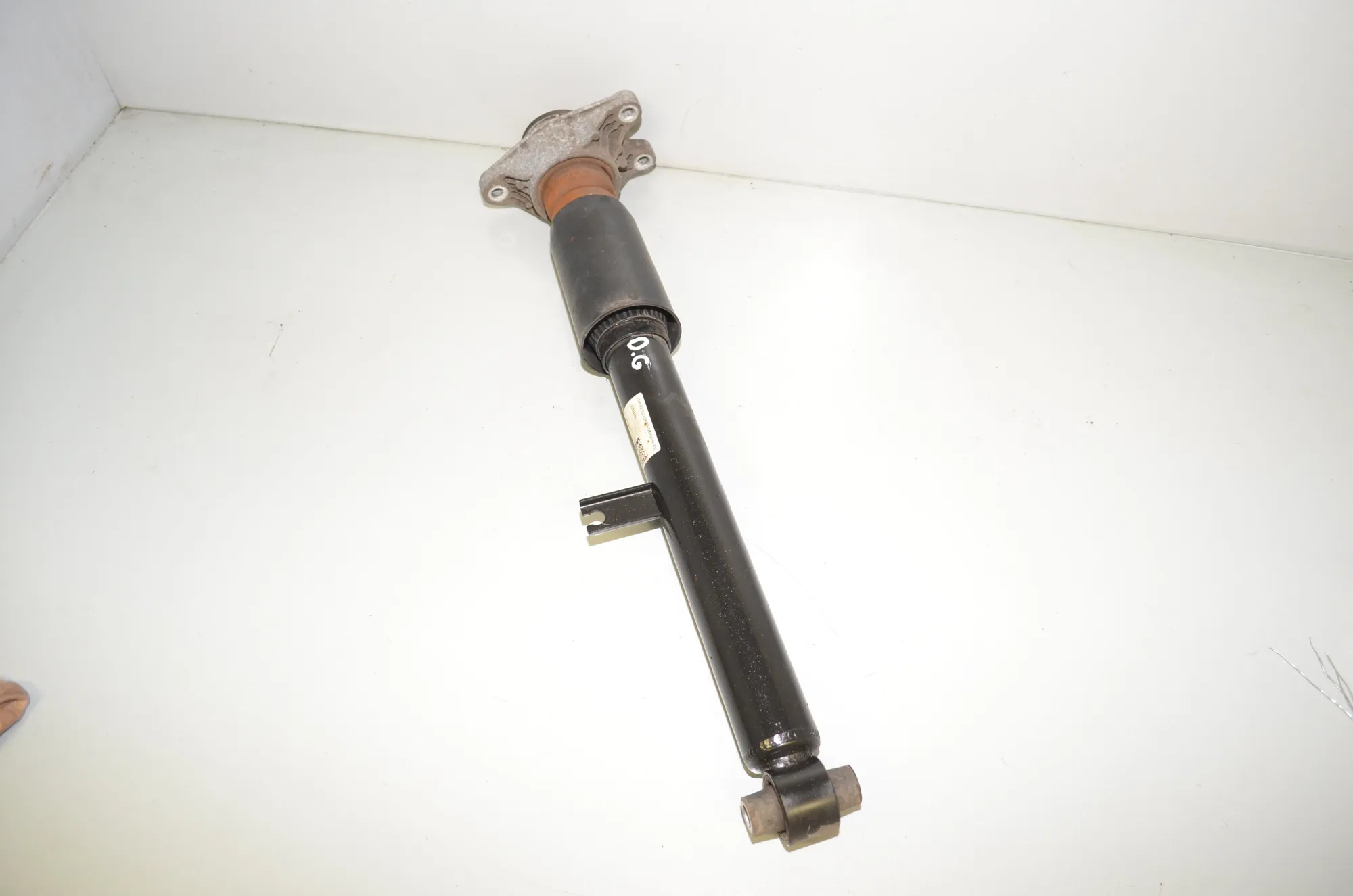 Rear Right Shock Absorber – OEM 6879317 · BMW 3 Touring (G21) (2019 - -) 320 d 2020 – 2