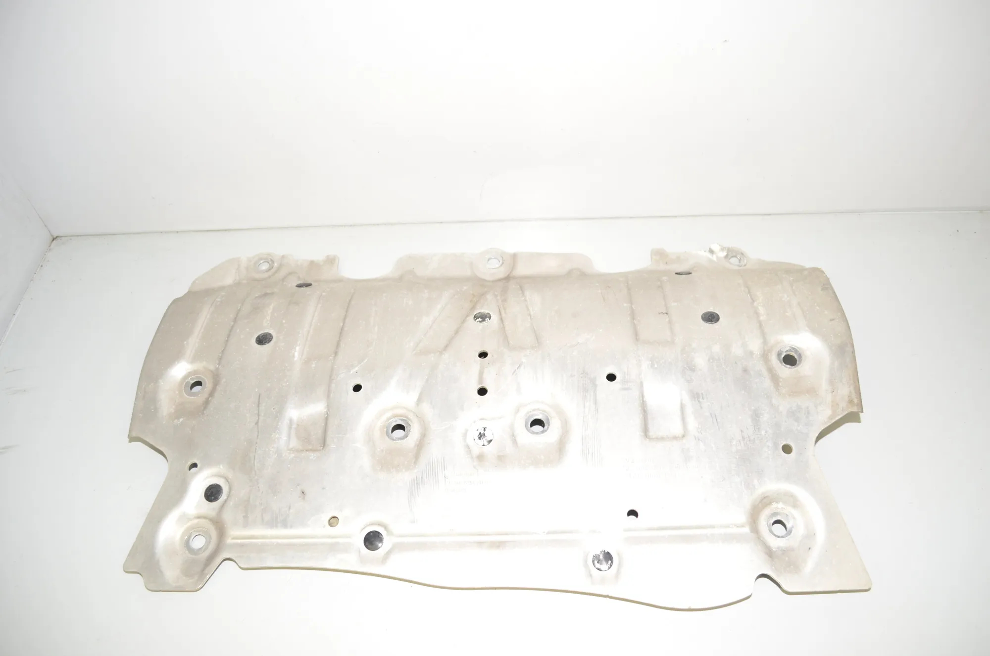Engine Cover – OEM 6878580 · BMW 3 (G20, G28) BMW 3 (G20, G28) 3 (G20) 330d xDrive 2021