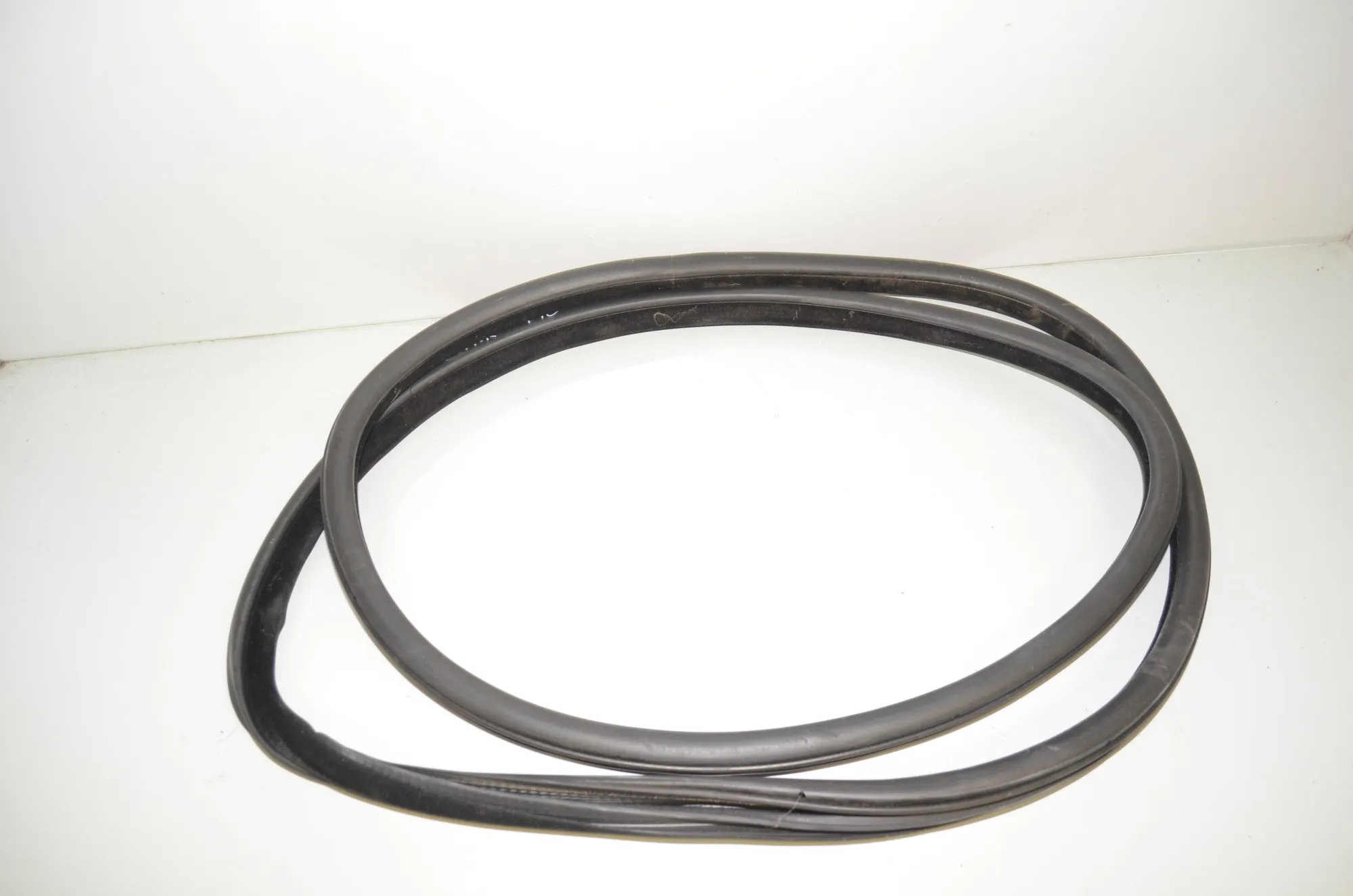 Rear Left Door Seal Rubber – OEM 7182287 · BMW 5 (F10) 535 d 2012 – 3