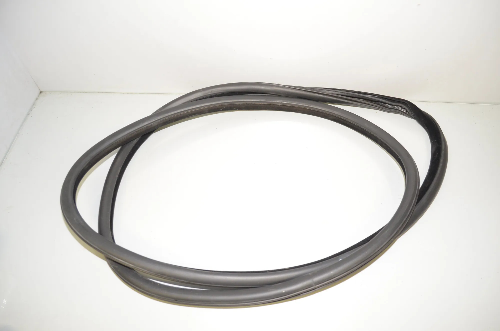 Rear Left Door Seal Rubber – OEM 7182287 · BMW 5 (F10) 535 d 2012 – 4