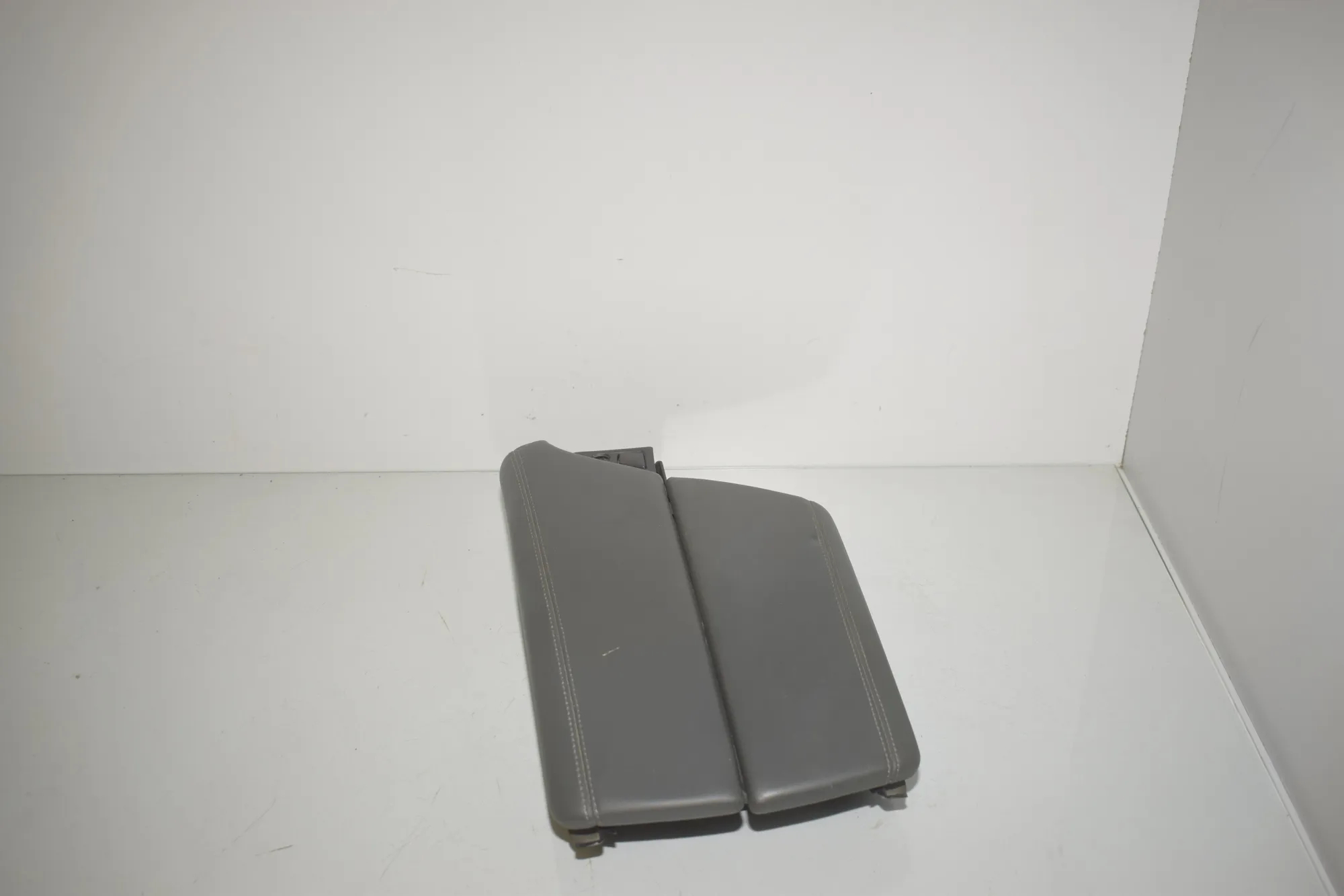 Center Console Trim – OEM 1600085 · BMW 5 (F10) 535 d 2012 – 3
