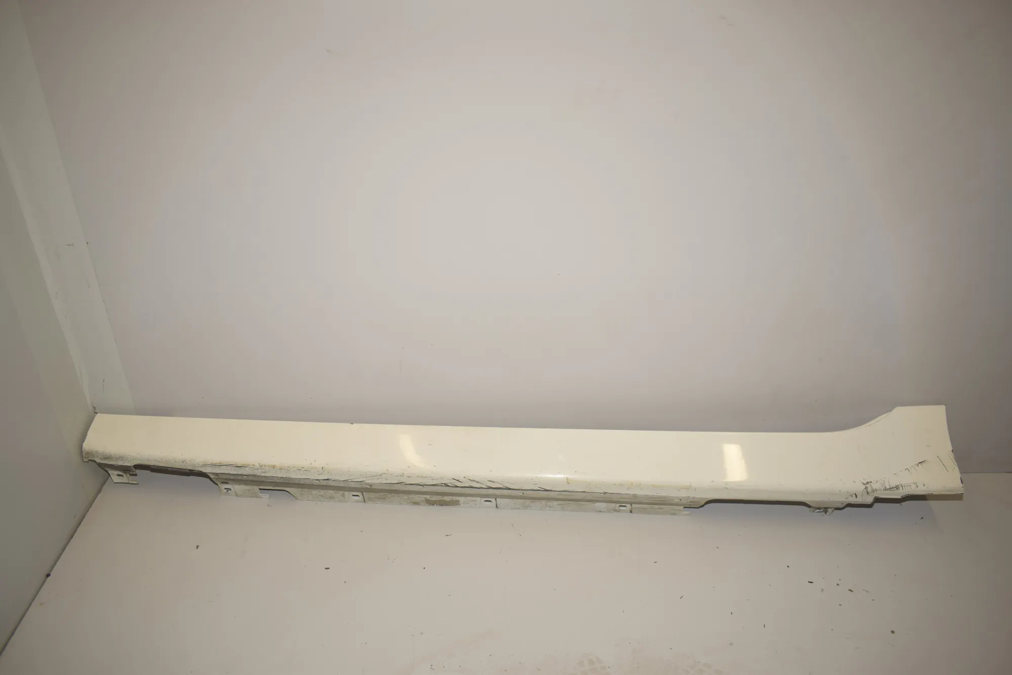 Left Side Sideskirt – OEM 7318851 · BMW 2 Gran Tourer (F46) 220 d xDrive 2016 – 2