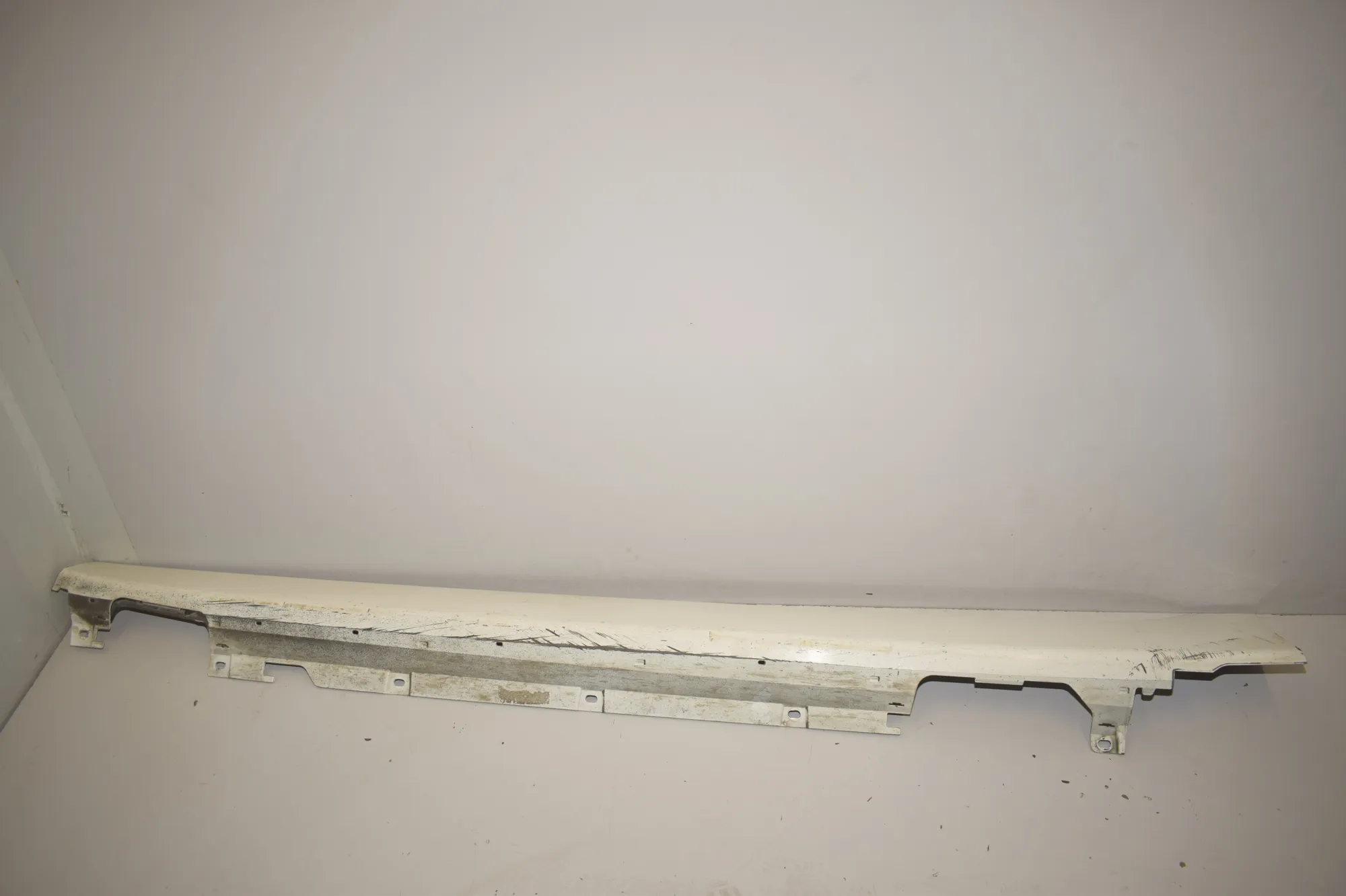 Left Side Sideskirt – OEM 7318851 · BMW 2 Gran Tourer (F46) 220 d xDrive 2016