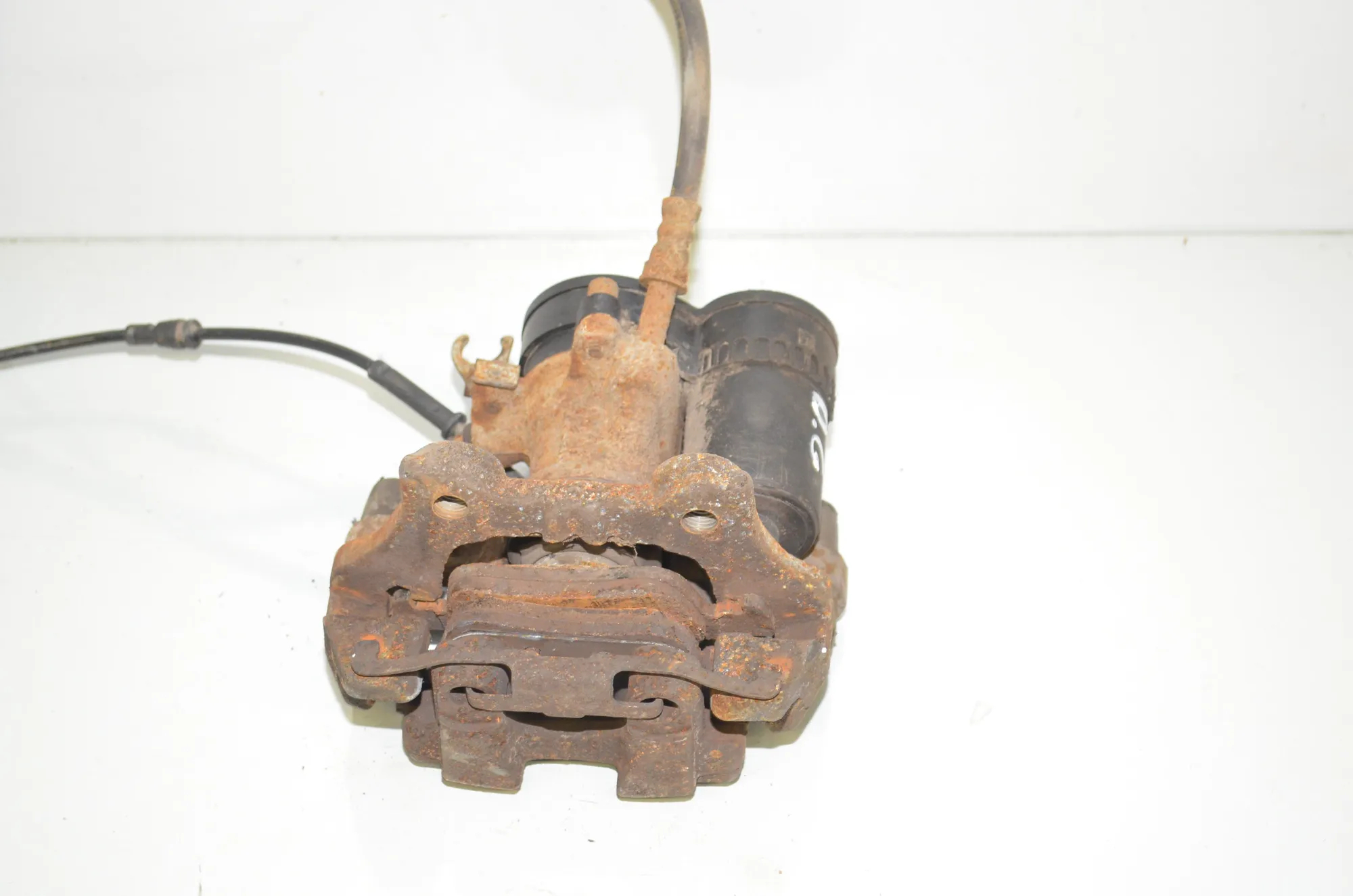 Rear Right Brake Caliper – OEM 6883026 · BMW 2 Gran Tourer (F46) 220 d xDrive 2018 – 4