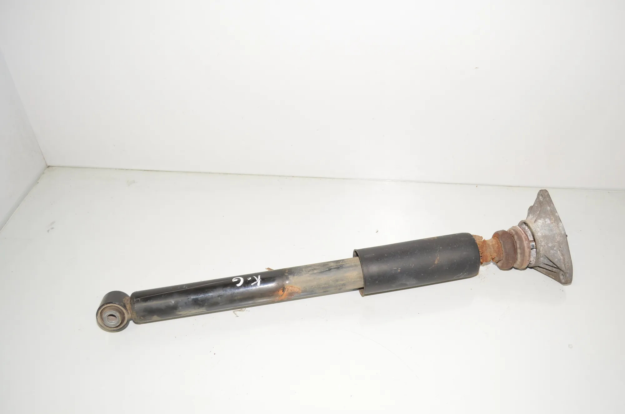 Rear Left Shock Absorber – OEM 6887336 · BMW 2 Gran Tourer (F46) 220 d xDrive 2018