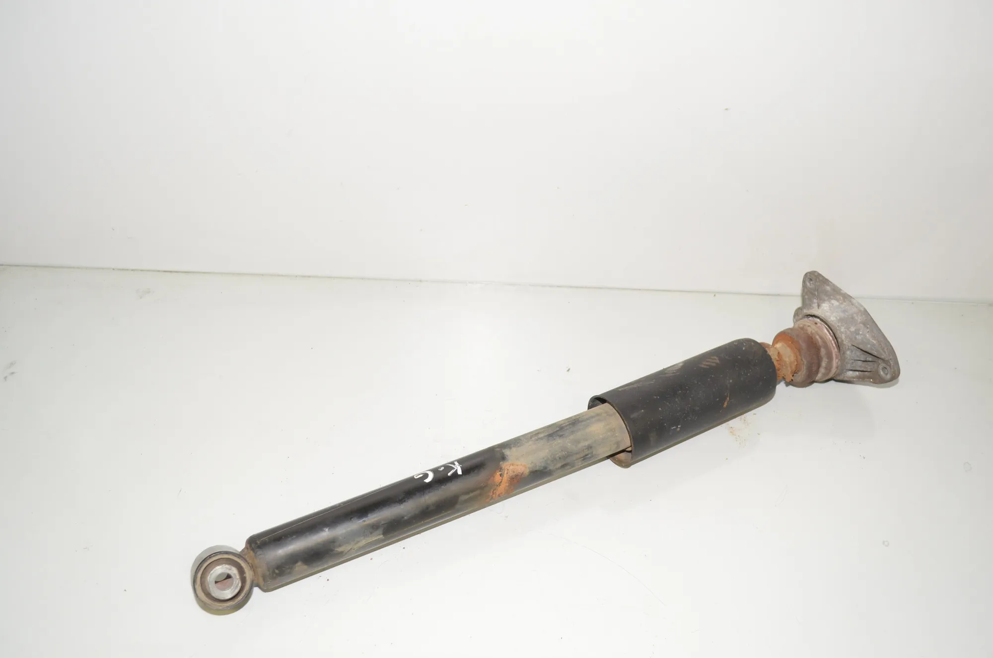 Rear Left Shock Absorber – OEM 6887336 · BMW 2 Gran Tourer (F46) 220 d xDrive 2018 – 4