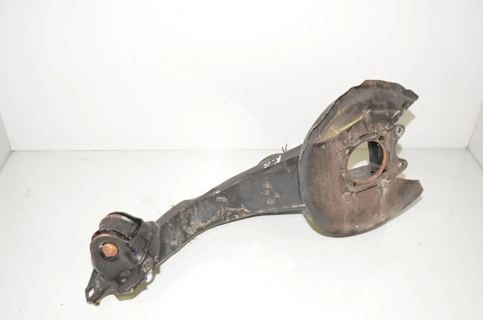 Rear Left Wheel Hub Spindle – OEM 8842879 · BMW 2 Gran Tourer (F46) 220 d xDrive 2018 – 4