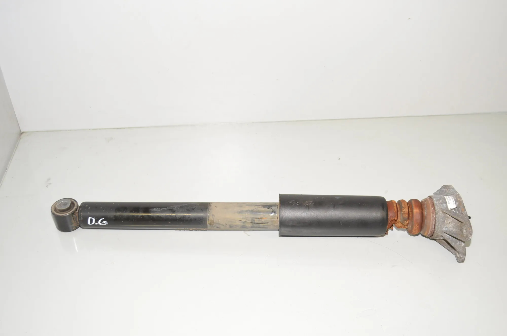 Rear Right Shock Absorber – OEM 6887336 · BMW 2 Gran Tourer (F46) 220 d xDrive 2018 – 4