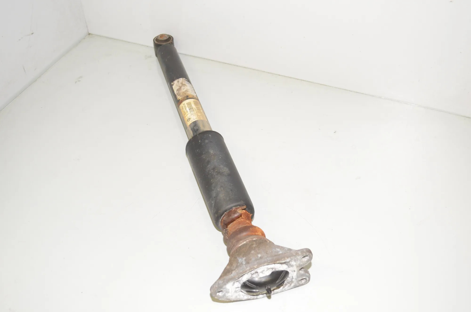 Rear Right Shock Absorber – OEM 6887336 · BMW 2 Gran Tourer (F46) 220 d xDrive 2018 – 3