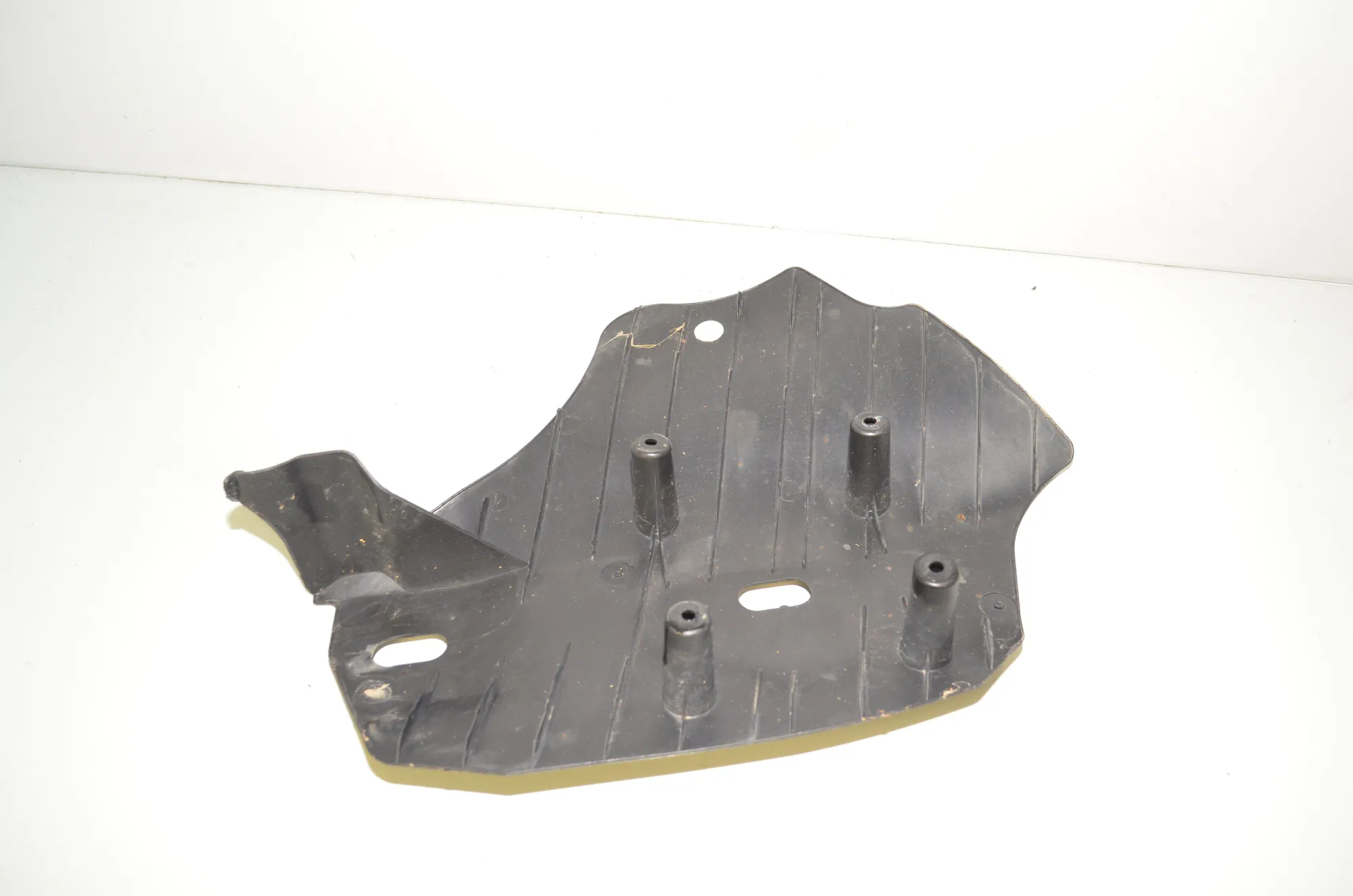 Control Arm Cover – OEM 6796138 · BMW 2 Cabrio (F23) 218 i 2017 – 2