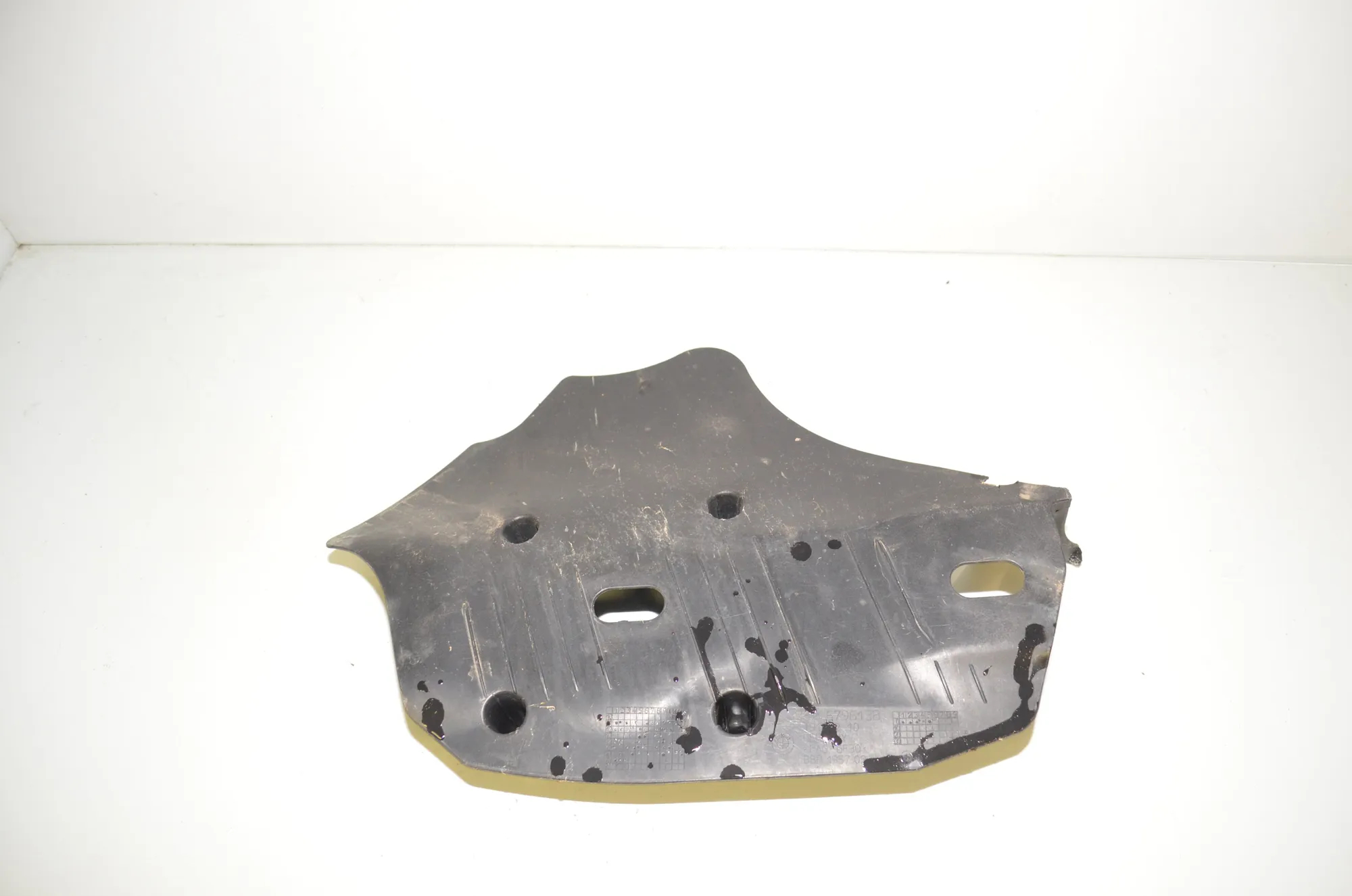 Control Arm Cover – OEM 6796138 · BMW 2 Cabrio (F23) 218 i 2017 – 4
