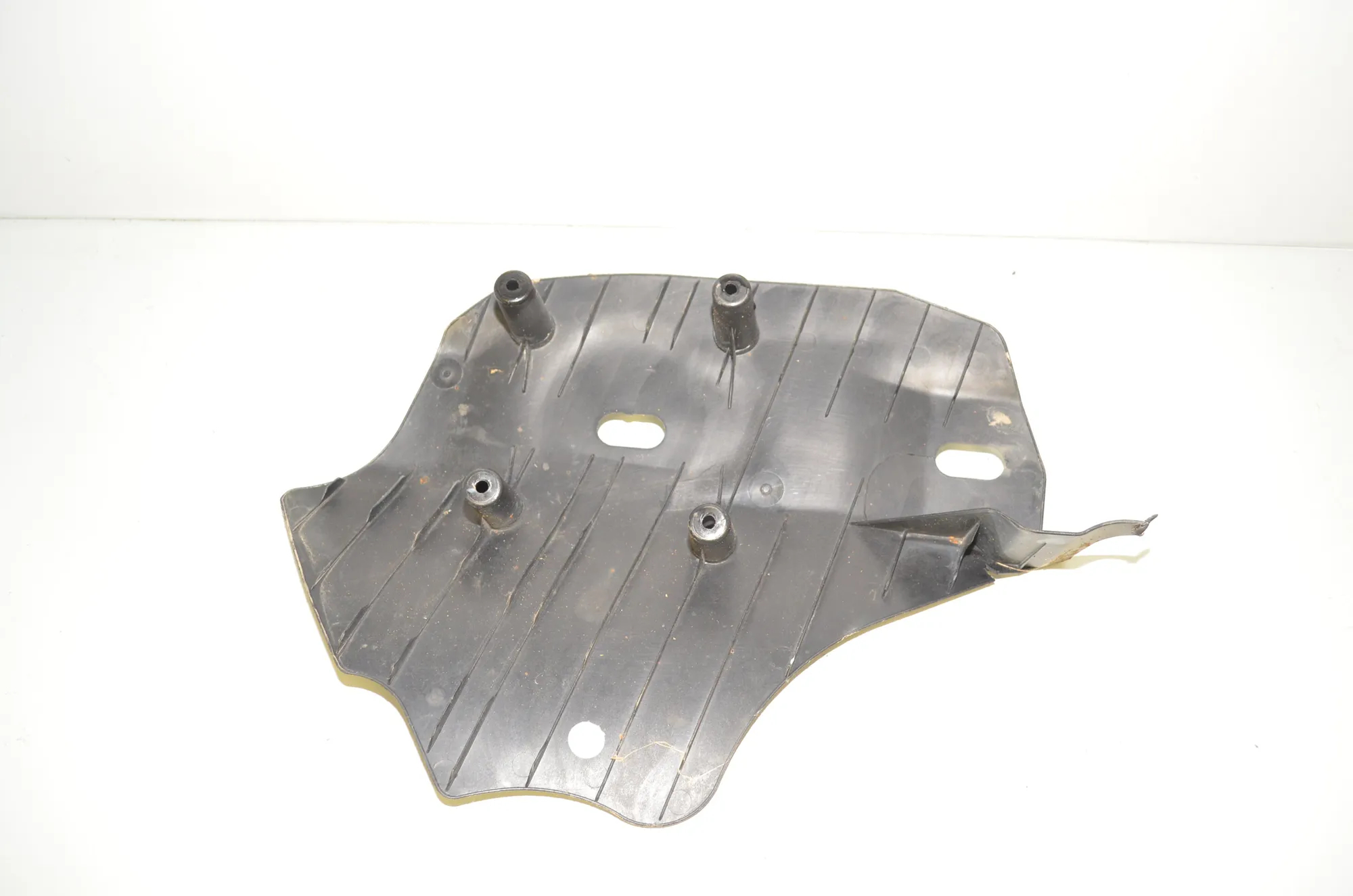 Control Arm Cover – OEM 6796138 · BMW 2 Cabrio (F23) 218 i 2017
