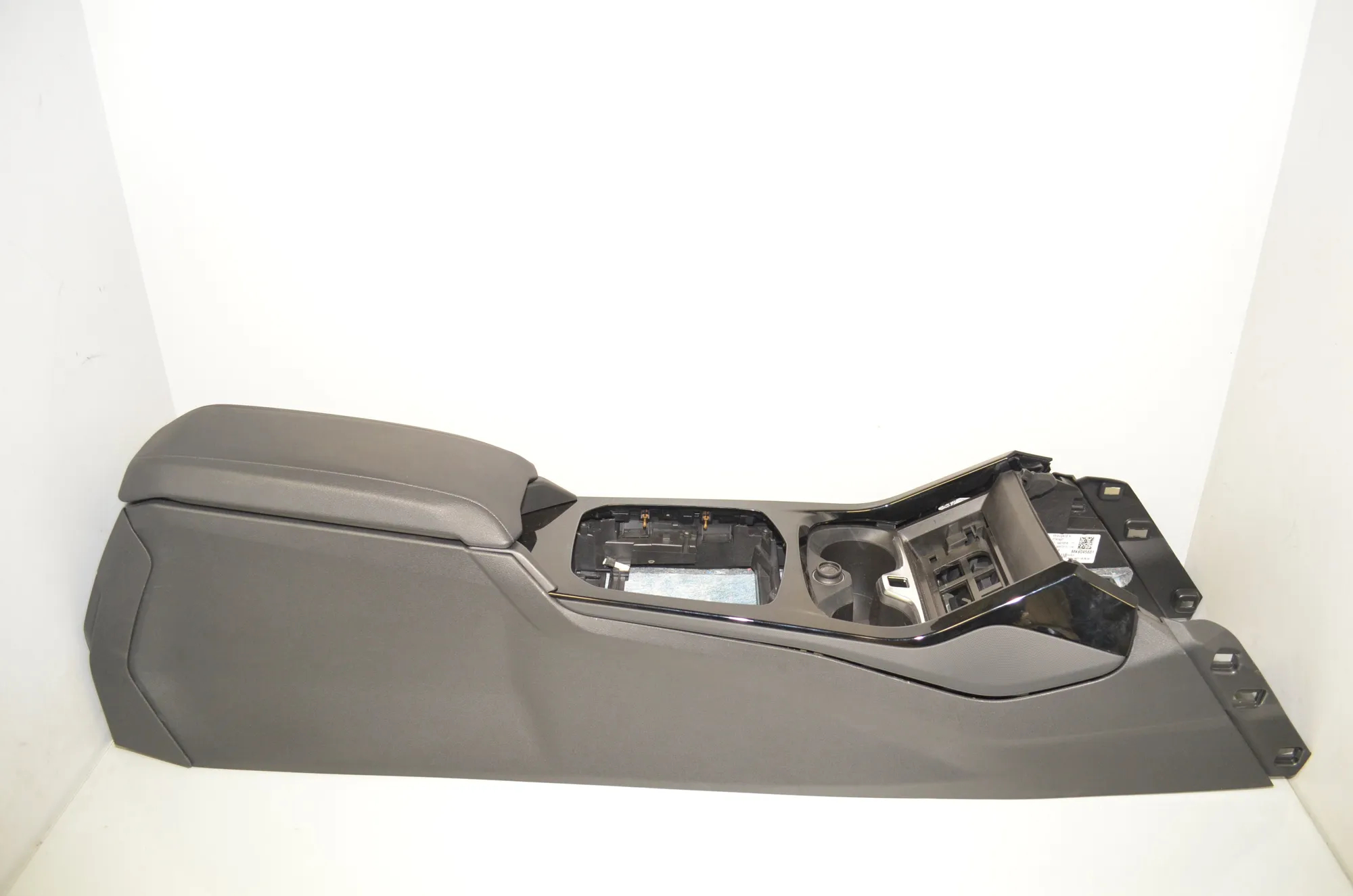 Center Console – OEM 9460091 · BMW 1 (F40) BMW 1 (F40) F40) 116 d 2021 – 3
