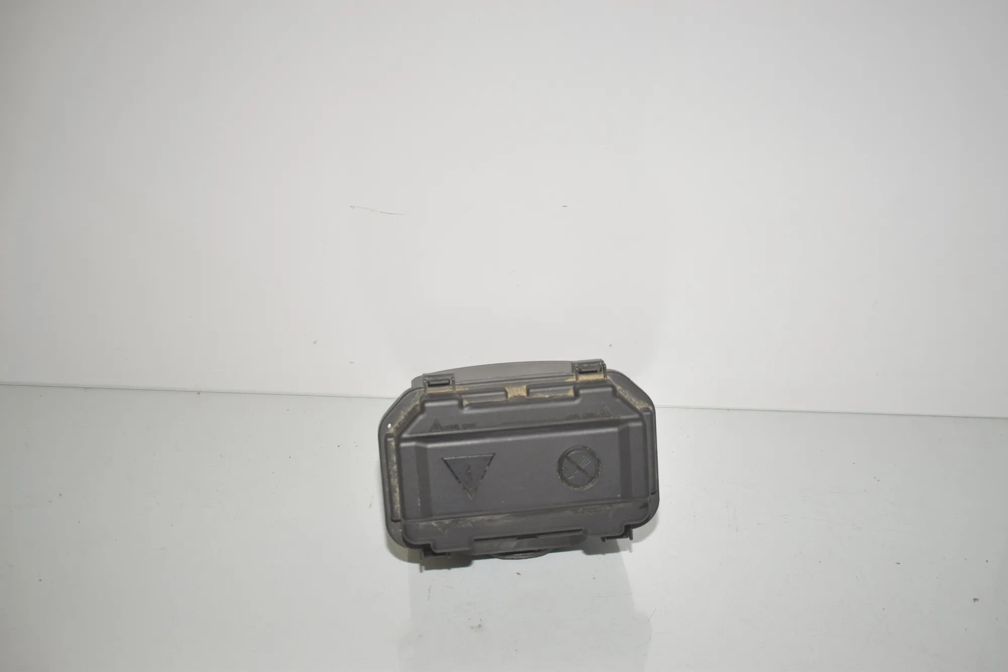 Fuse Box – OEM 9224854 · BMW 2 Cabrio (F23) 218 i 2017 – 4
