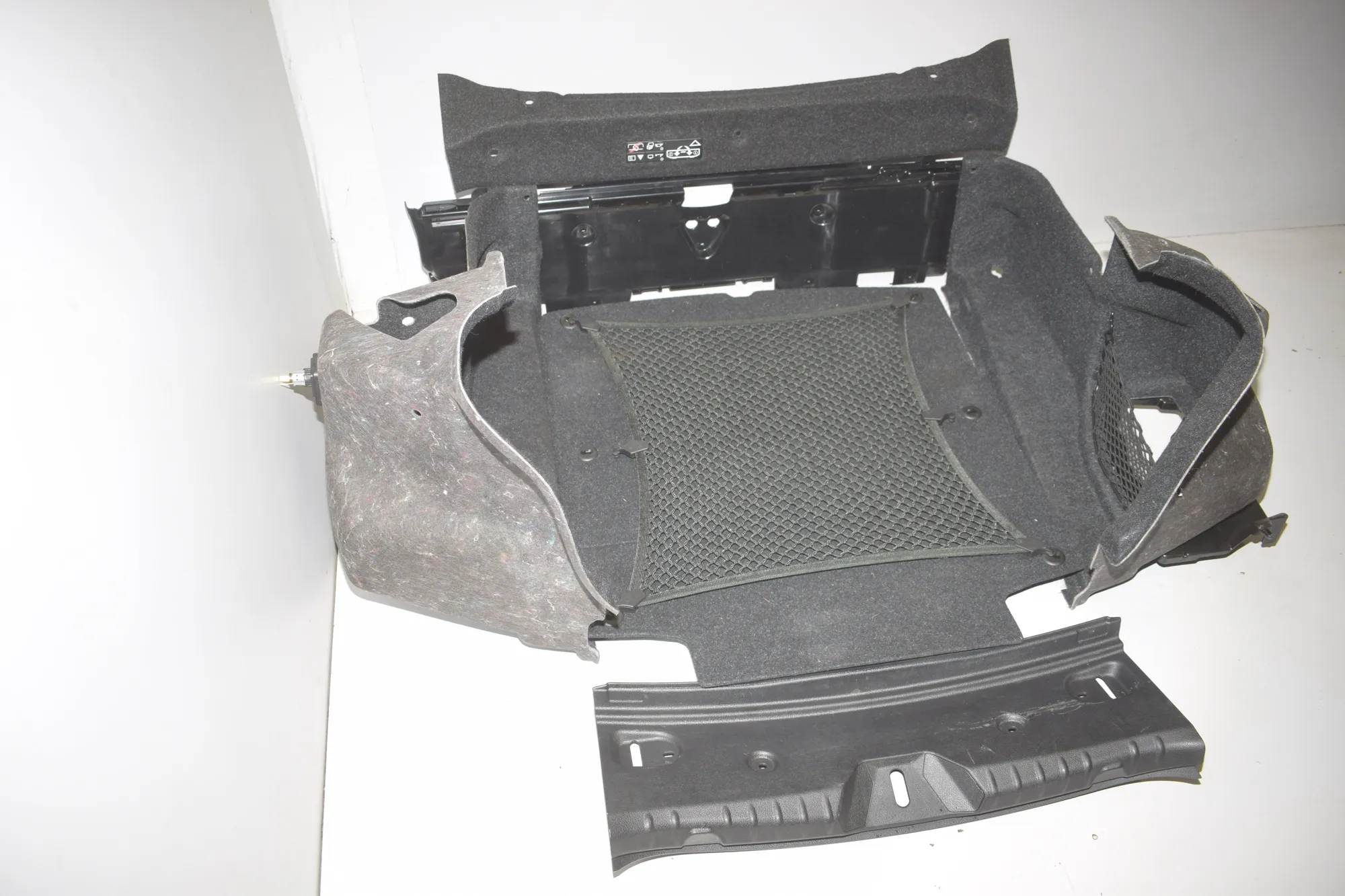 Trunk Trim Kit – OEM 7393387 · BMW 2 Cabrio (F23) 218 i 2017 – 4