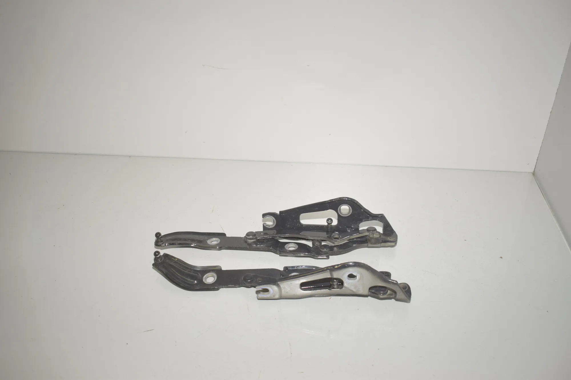 Tailgate Bootlid Hinge Set – OEM 7304557 · BMW 2 Cabrio (F23) 218 i 2017 – 2