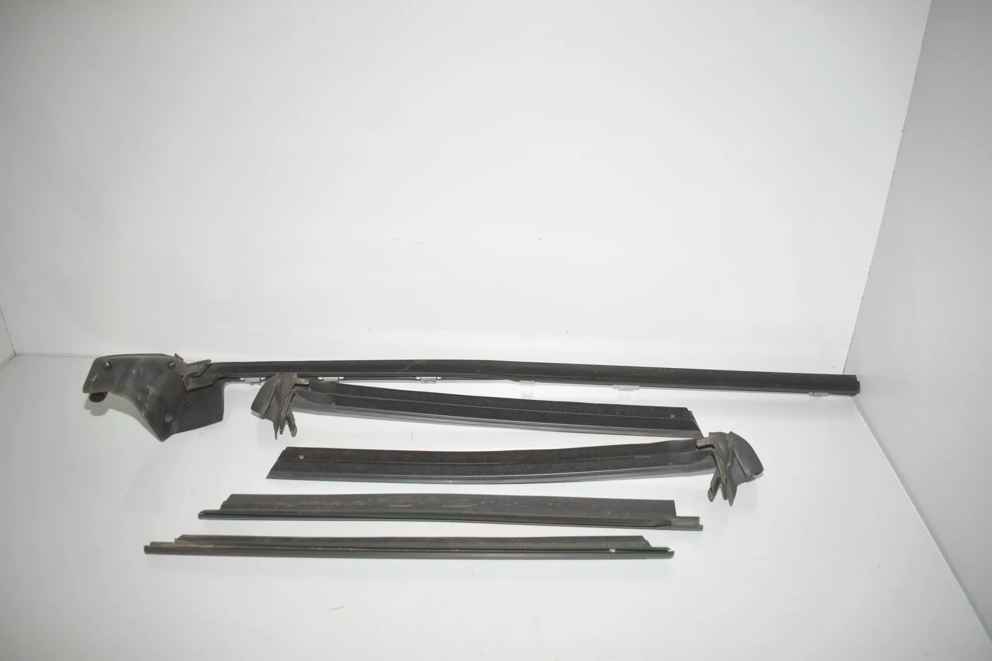 Front Right Door Rubber Seal – OEM 7267931 · BMW 2 Cabrio (F23) 218 i 2017