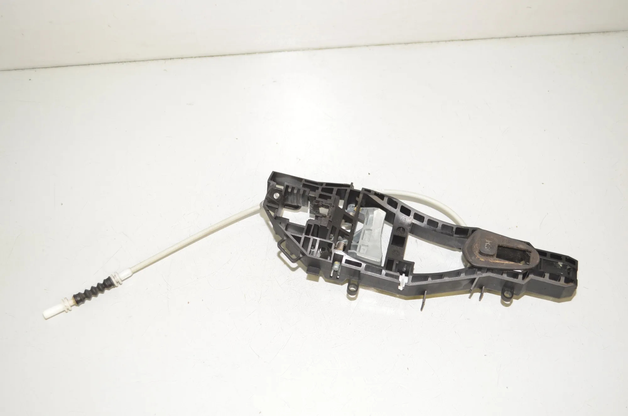 Front Right Door Interior Handle Frame – OEM 7242568 · BMW 2 Cabrio (F23) 218 i 2017 – 4