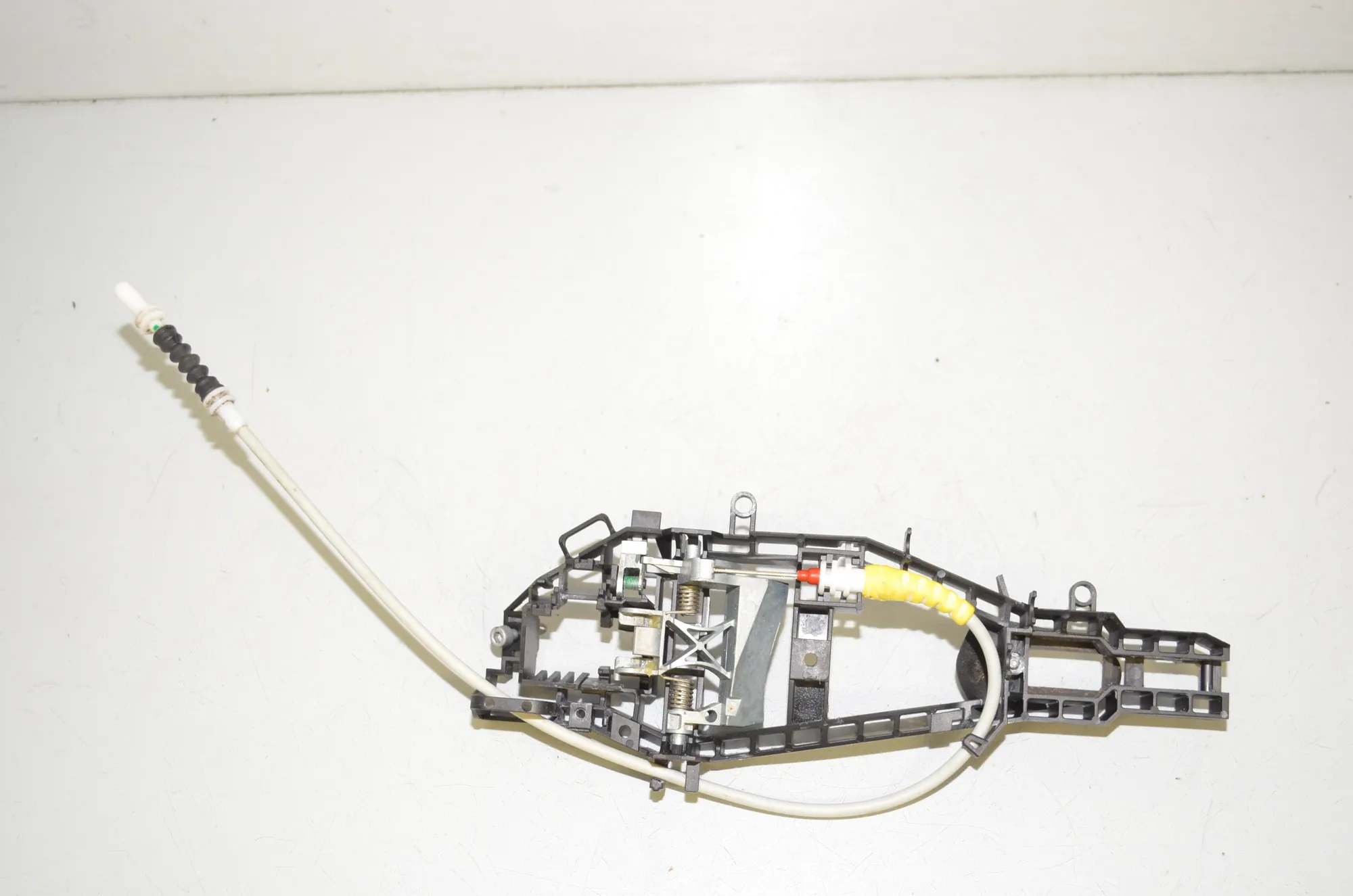 Front Right Door Interior Handle Frame – OEM 7242568 · BMW 2 Cabrio (F23) 218 i 2017