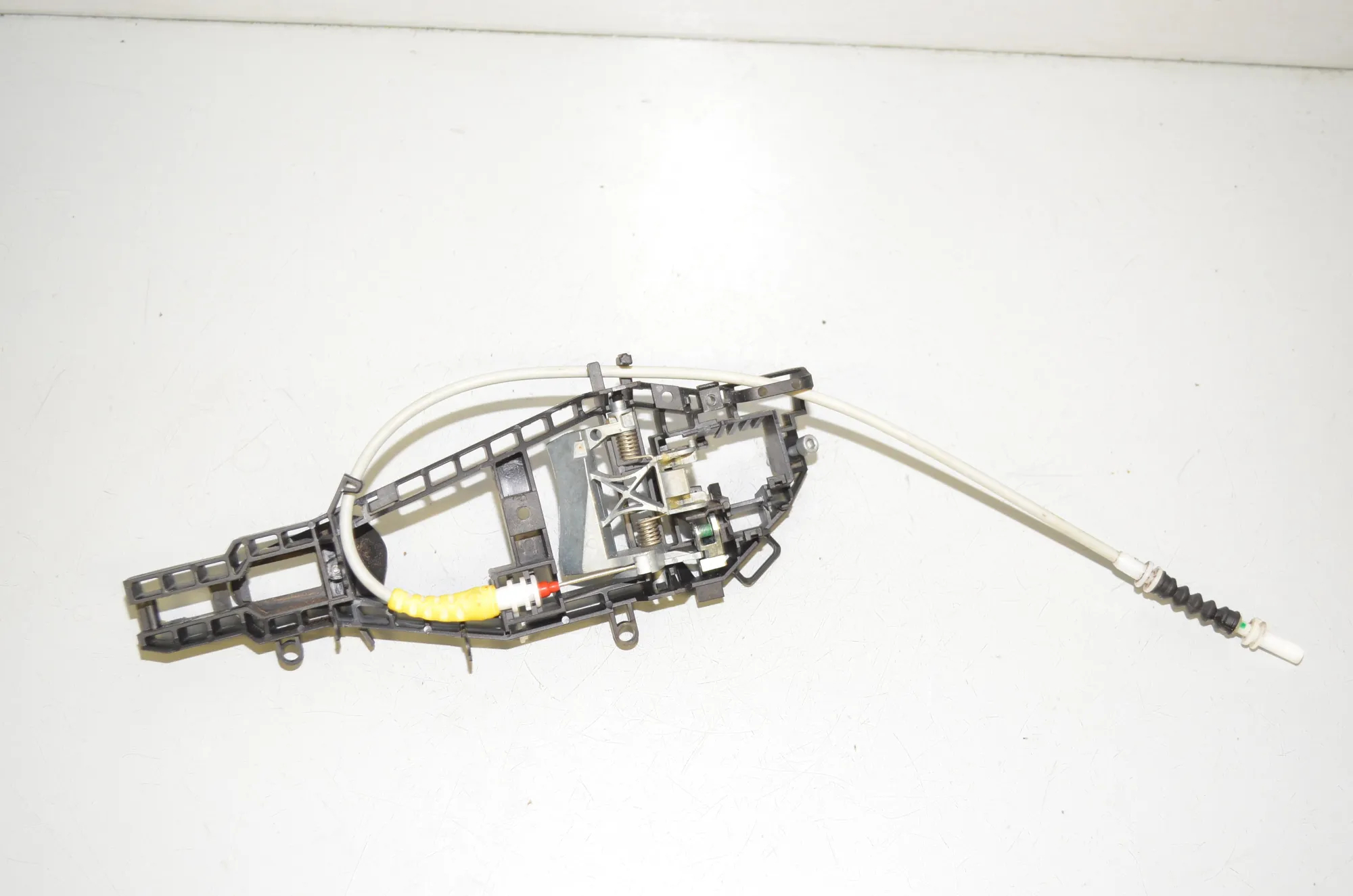 Front Right Door Interior Handle Frame – OEM 7242568 · BMW 2 Cabrio (F23) 218 i 2017 – 2