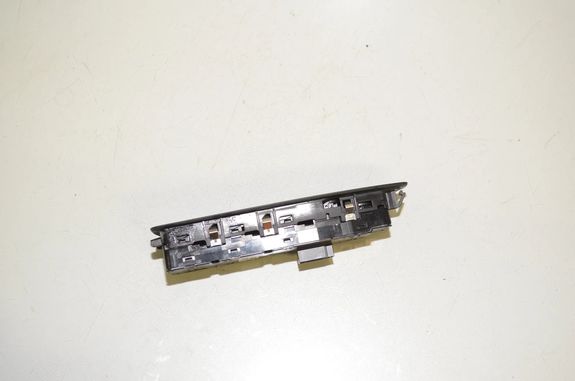 Front Left Door Window Switch – OEM 9226260 · BMW 2 Cabrio (F23) 218 i 2017 – 2