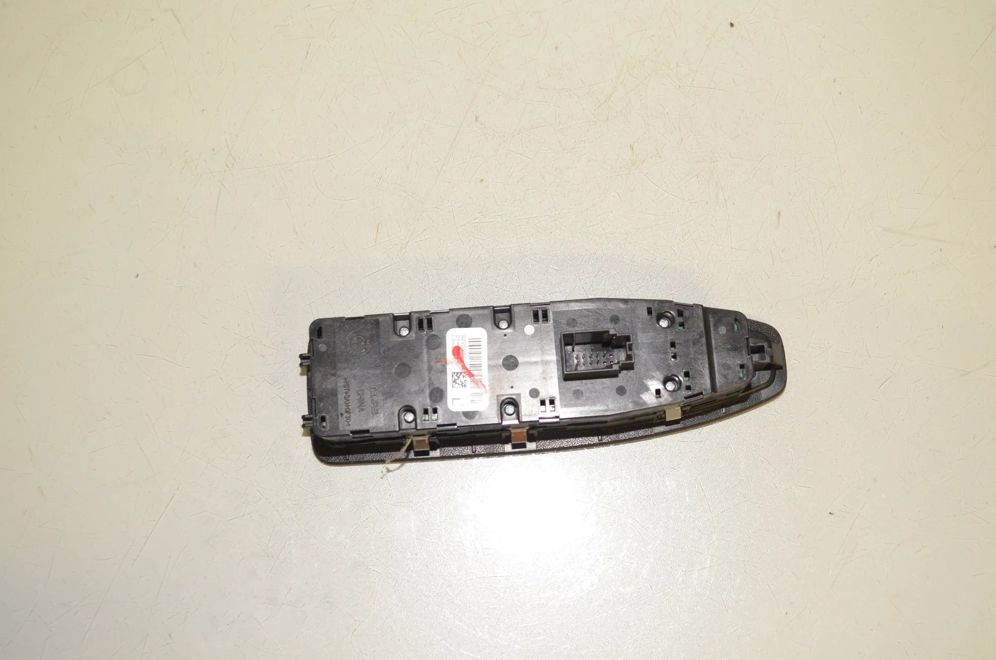 Front Left Door Window Switch – OEM 9226260 · BMW 2 Cabrio (F23) 218 i 2017 – 3