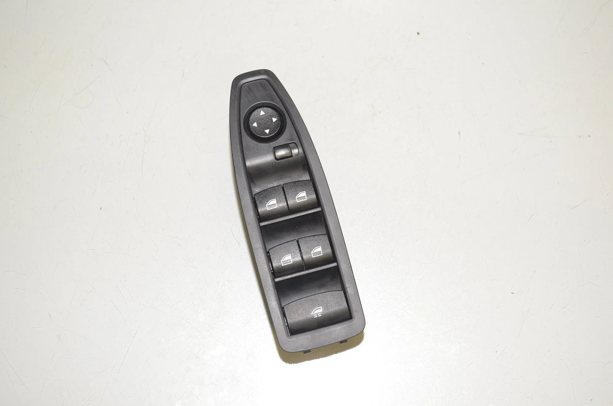 Front Left Door Window Switch – OEM 9226260 · BMW 2 Cabrio (F23) 218 i 2017