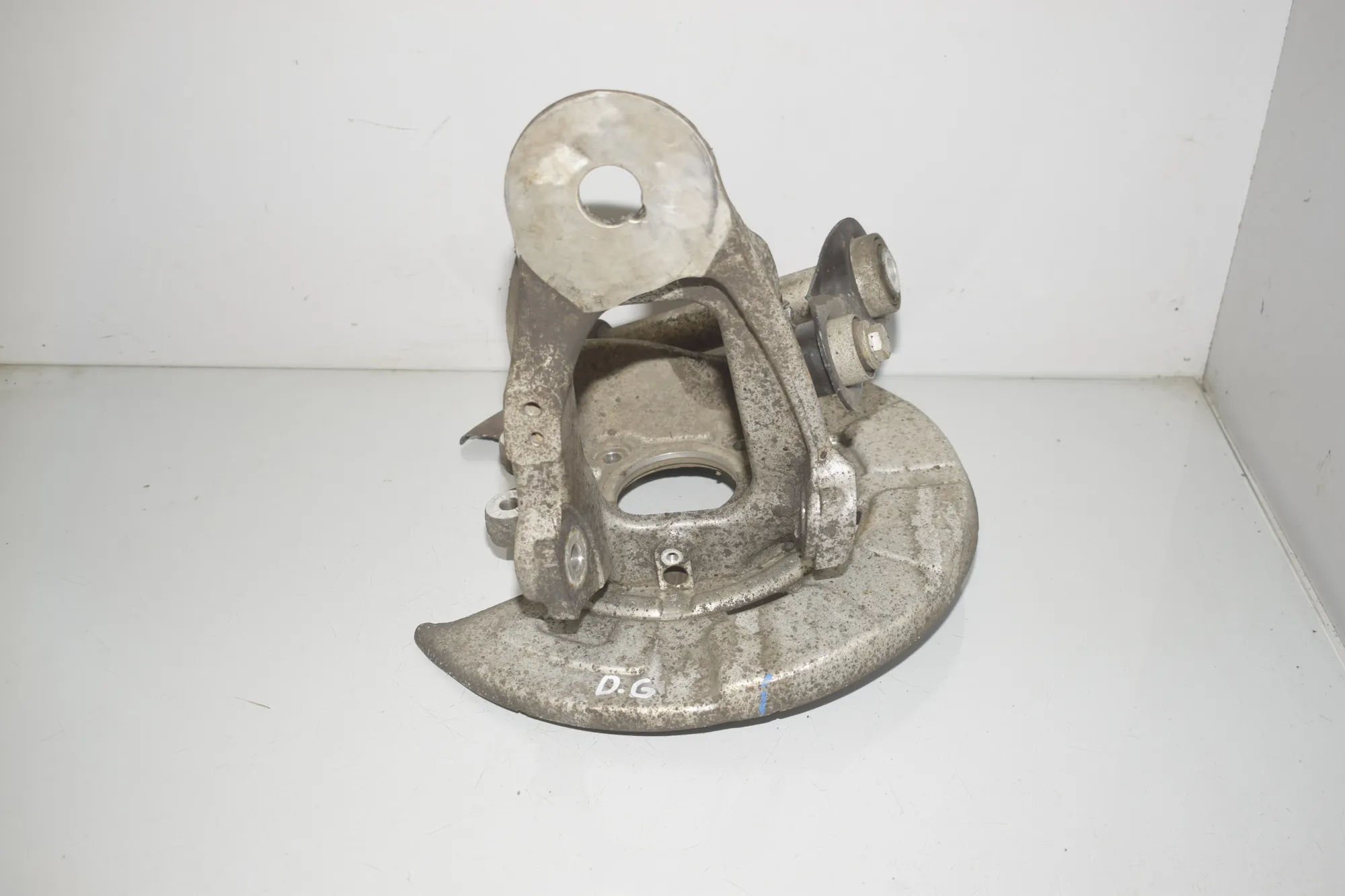 Rear Right Wheel Hub – OEM 6877218 · BMW X5 (F15, F85) M 50 d 2017