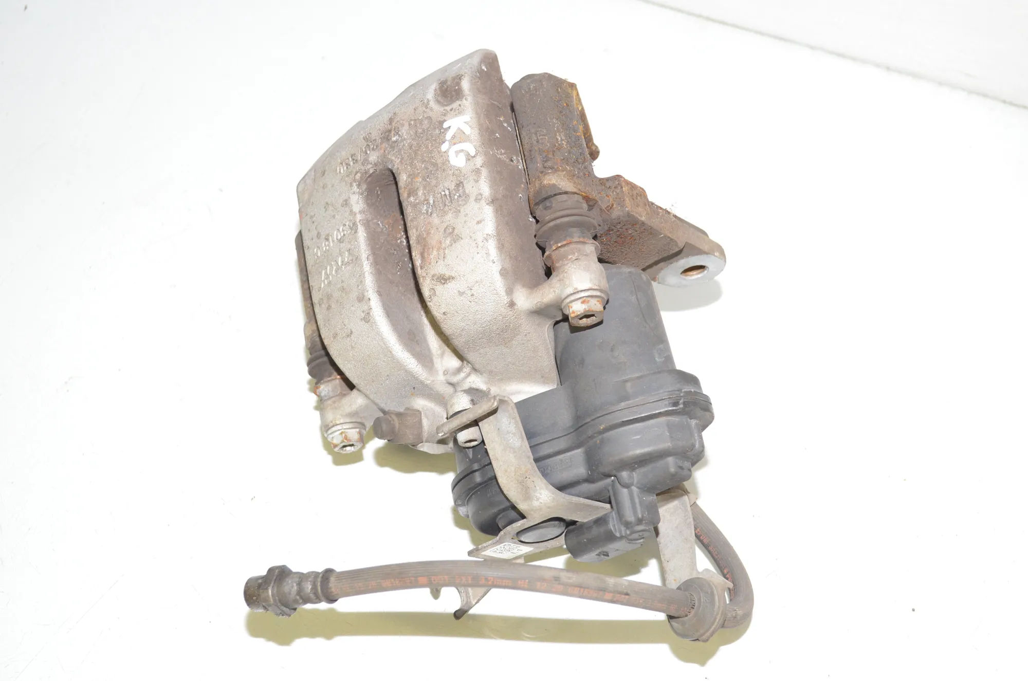 Rear Left Brake Caliper – OEM 6870575 · BMW 5 Touring (G31) (2017 - -) 520 d 2021 – 2