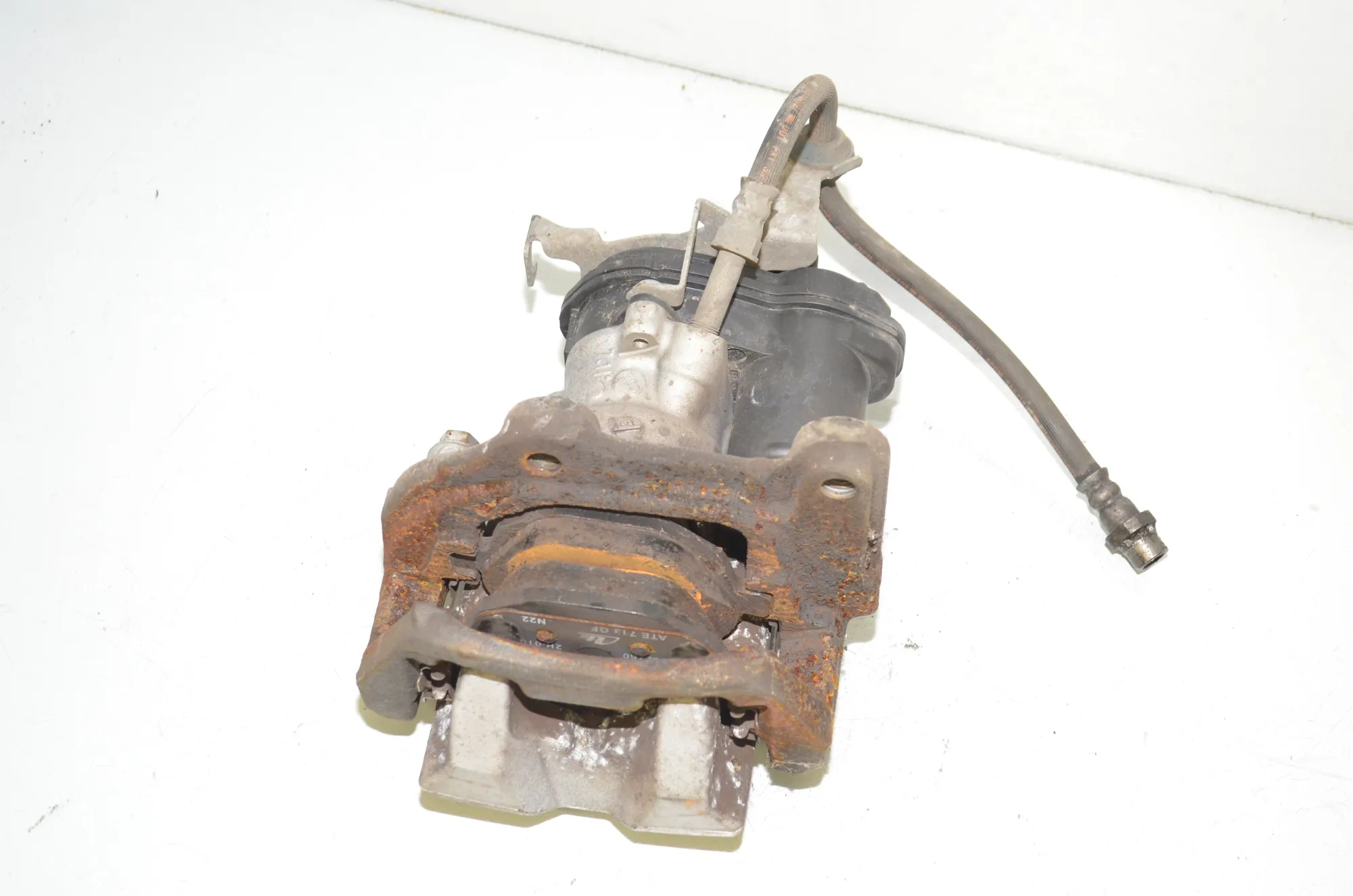 Rear Left Brake Caliper – OEM 6870575 · BMW 5 Touring (G31) (2017 - -) 520 d 2021 – 4